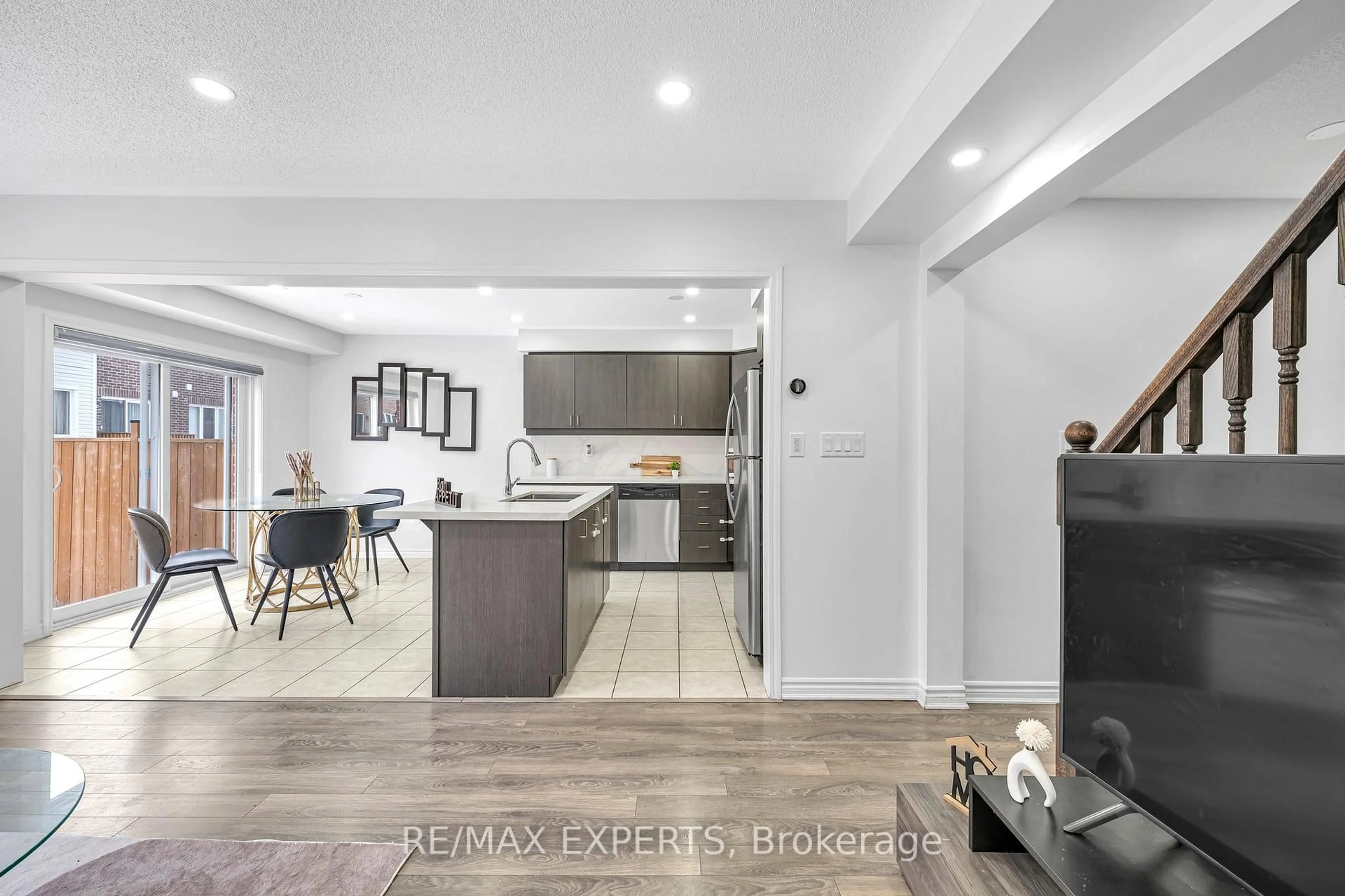 Open concept kitchen, unknown for 297 Beasley Terr, Milton Ontario L9E 1C5