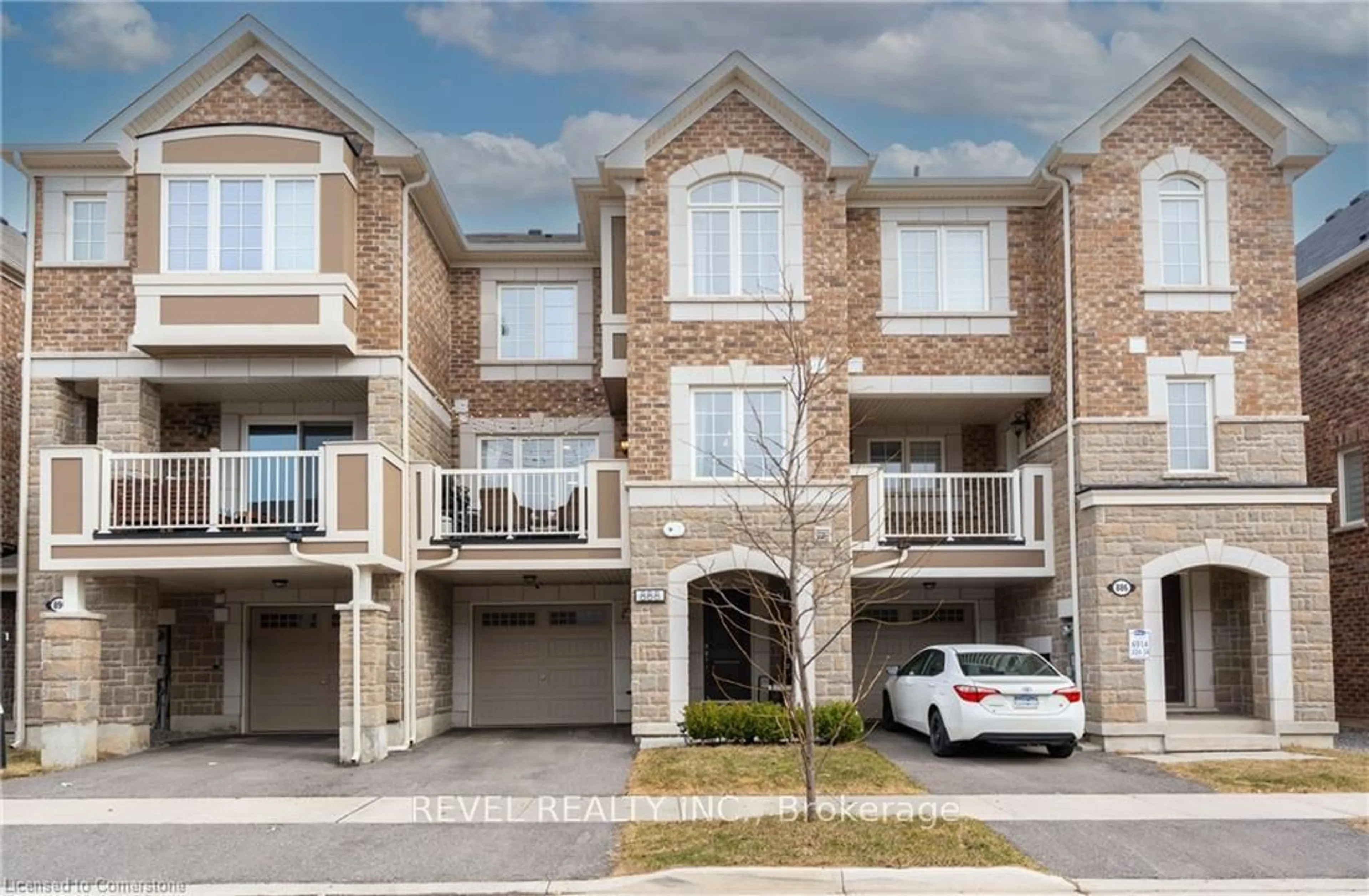 A pic from outside/outdoor area/front of a property/back of a property/a pic from drone, street for 888 Ash Gate, Milton Ontario L9E 1S1