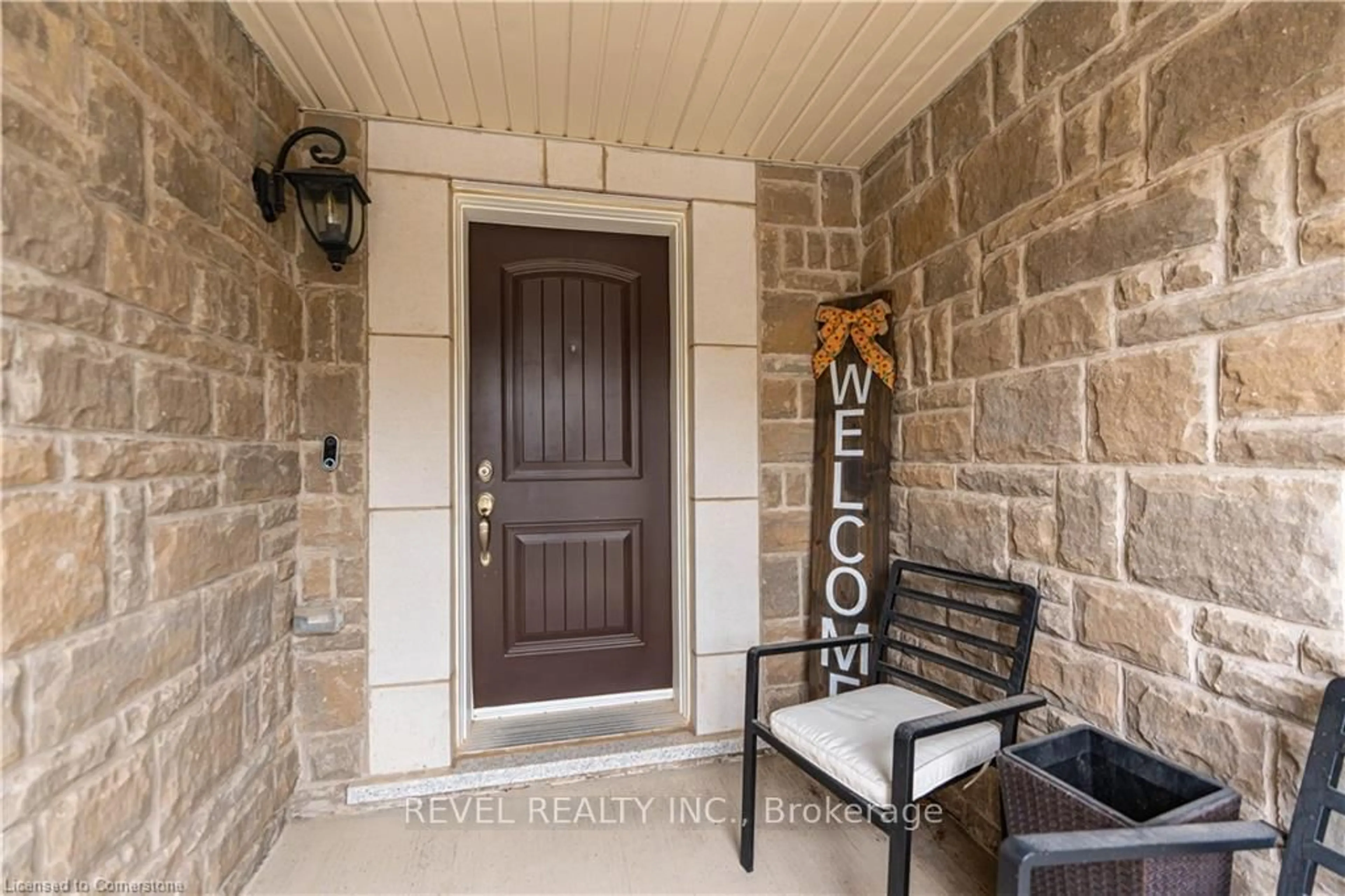Indoor entryway for 888 Ash Gate, Milton Ontario L9E 1S1