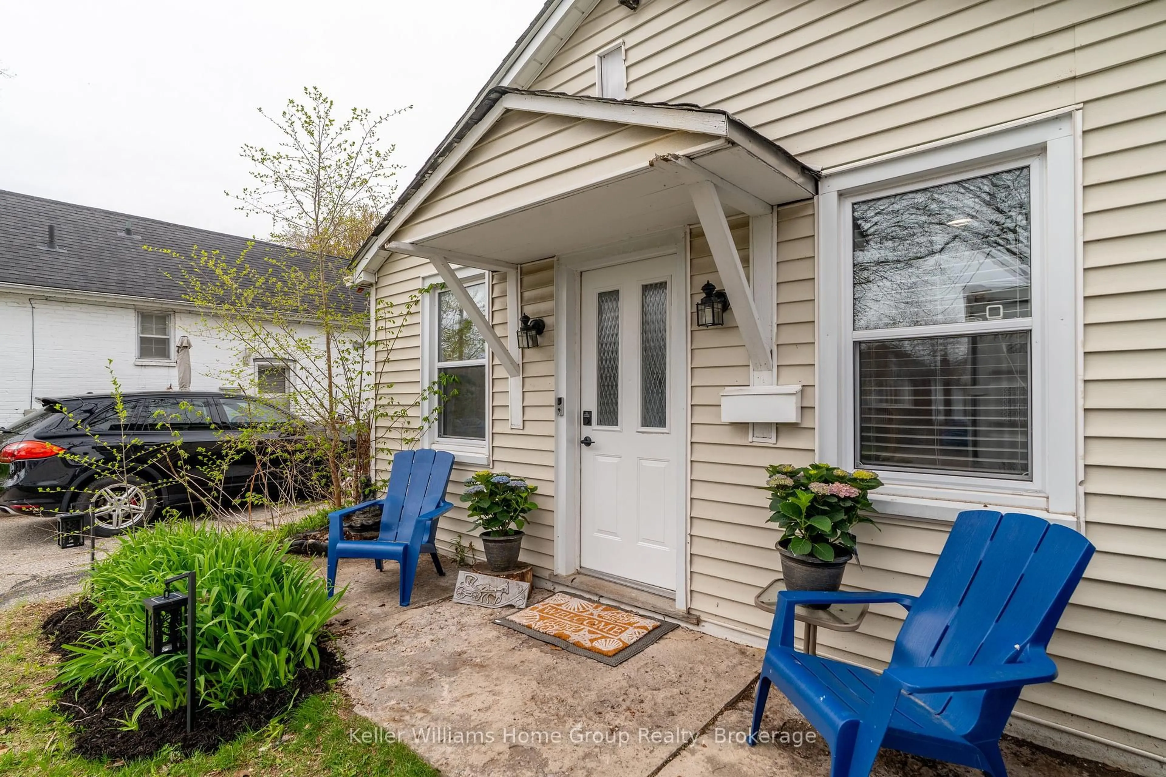 Patio, street for 179 Angelene St, Mississauga Ontario L5G 1X1