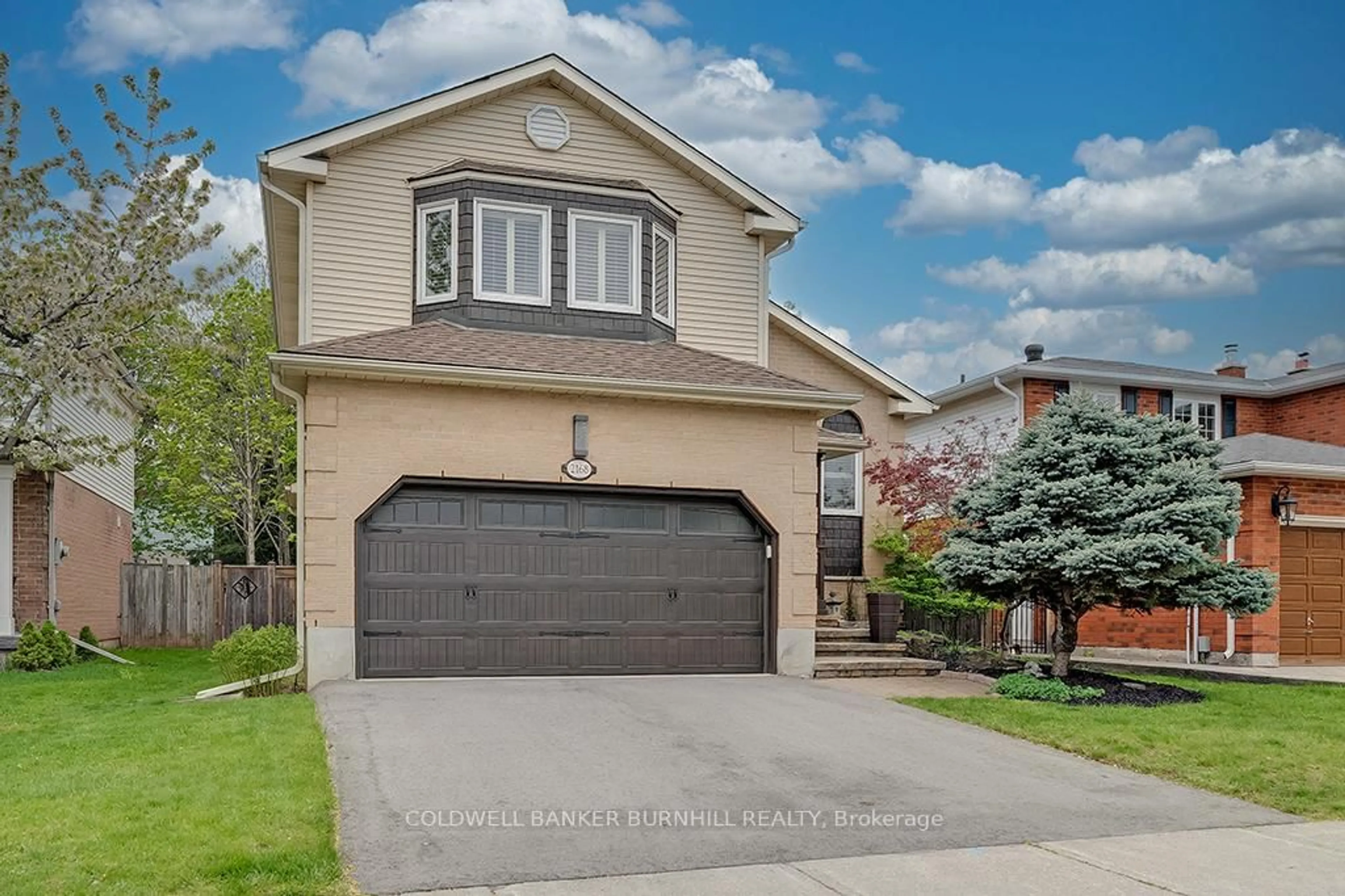 Home with vinyl exterior material, street for 2168 DONALD Rd, Burlington Ontario L7M 3R6