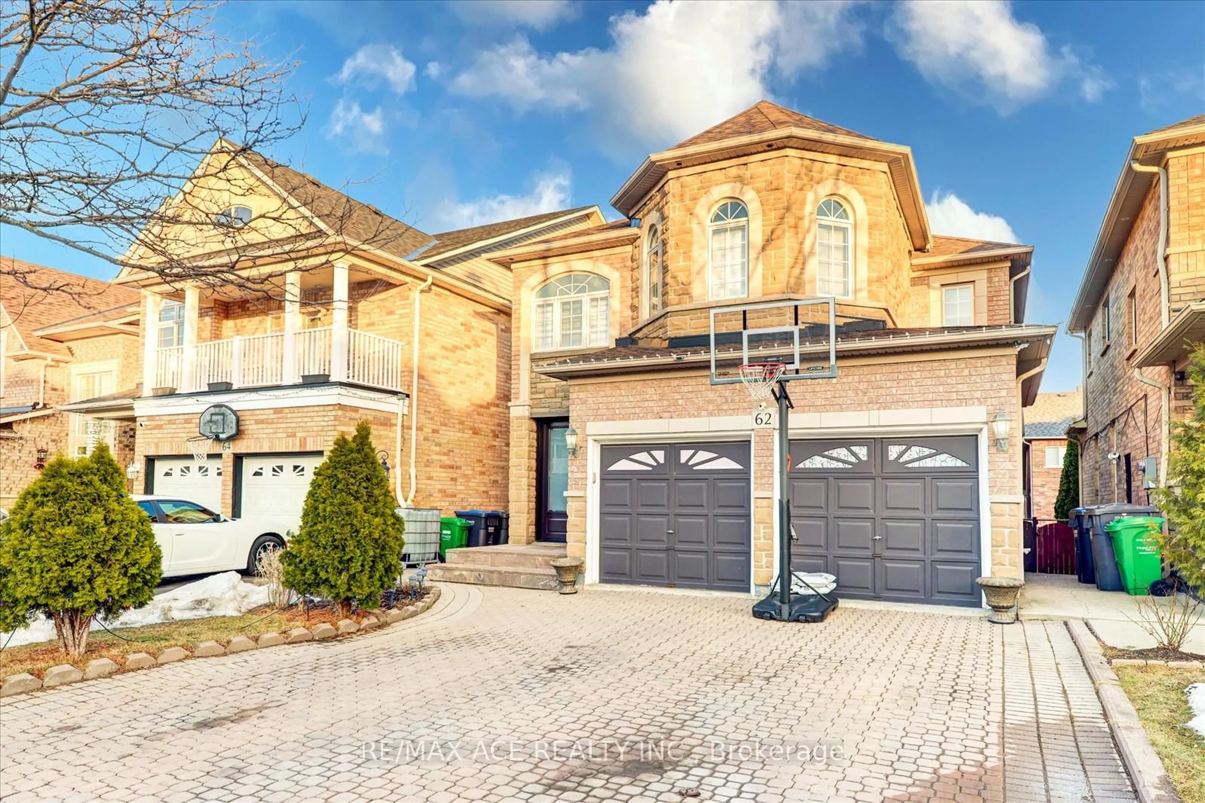 Home with brick exterior material, street for 62 Saffron Cres, Brampton Ontario L6S 6H7