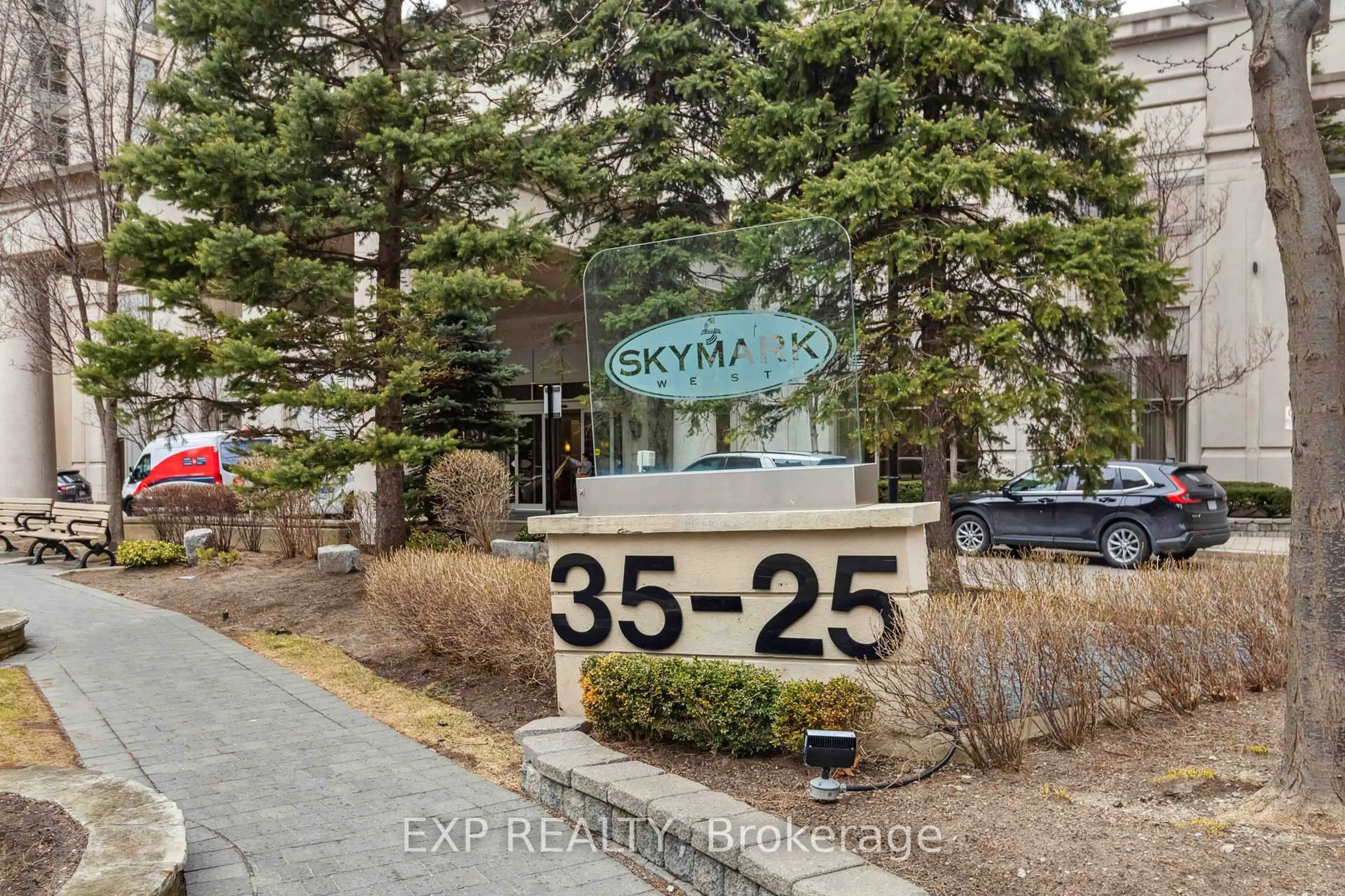 Unknown for 25 Kingsbridge Garden Circ #616, Mississauga Ontario L5R 4B1