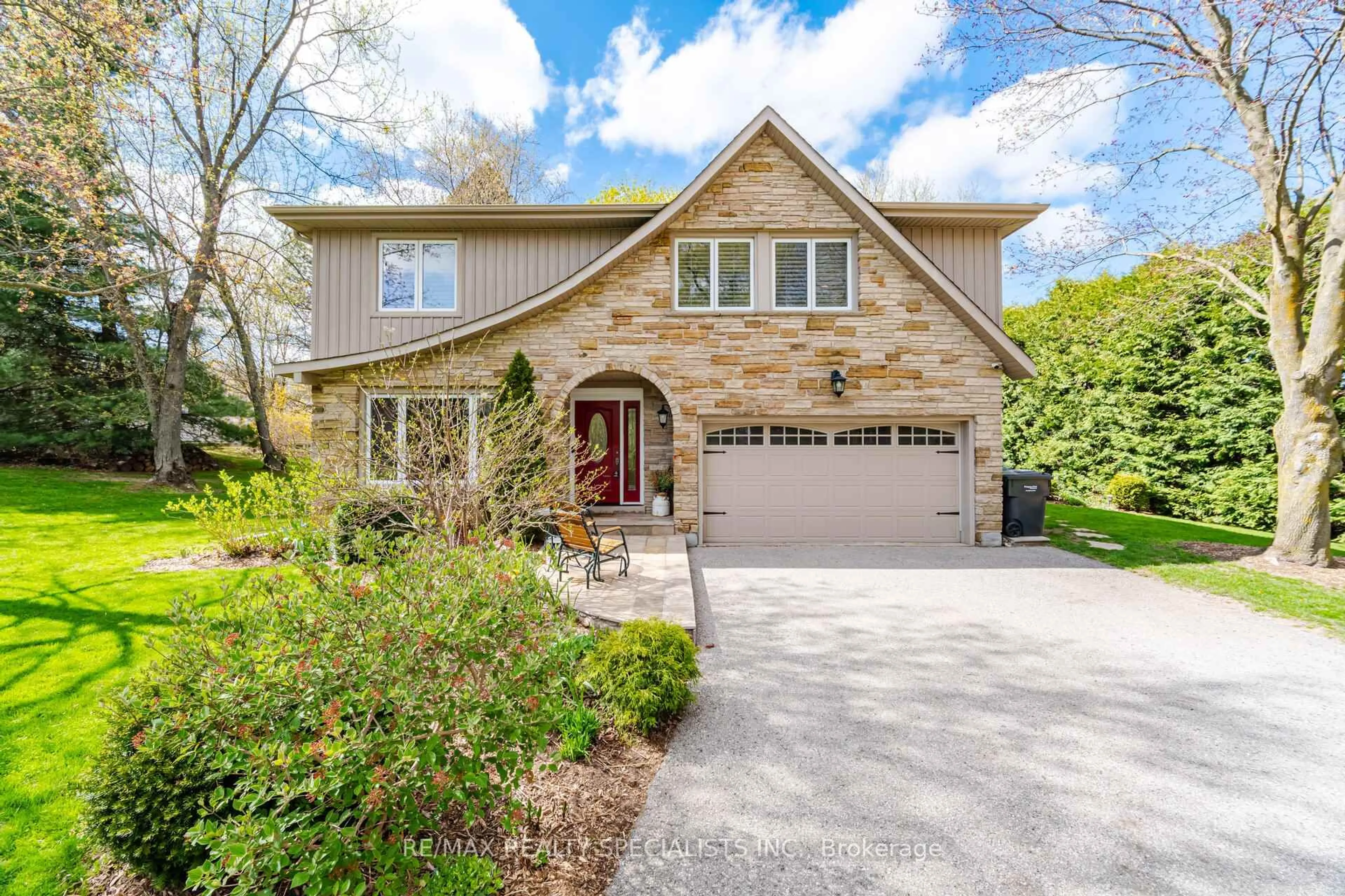 Home with brick exterior material, street for 69 Palmer Circ, Caledon Ontario L7E 0A5