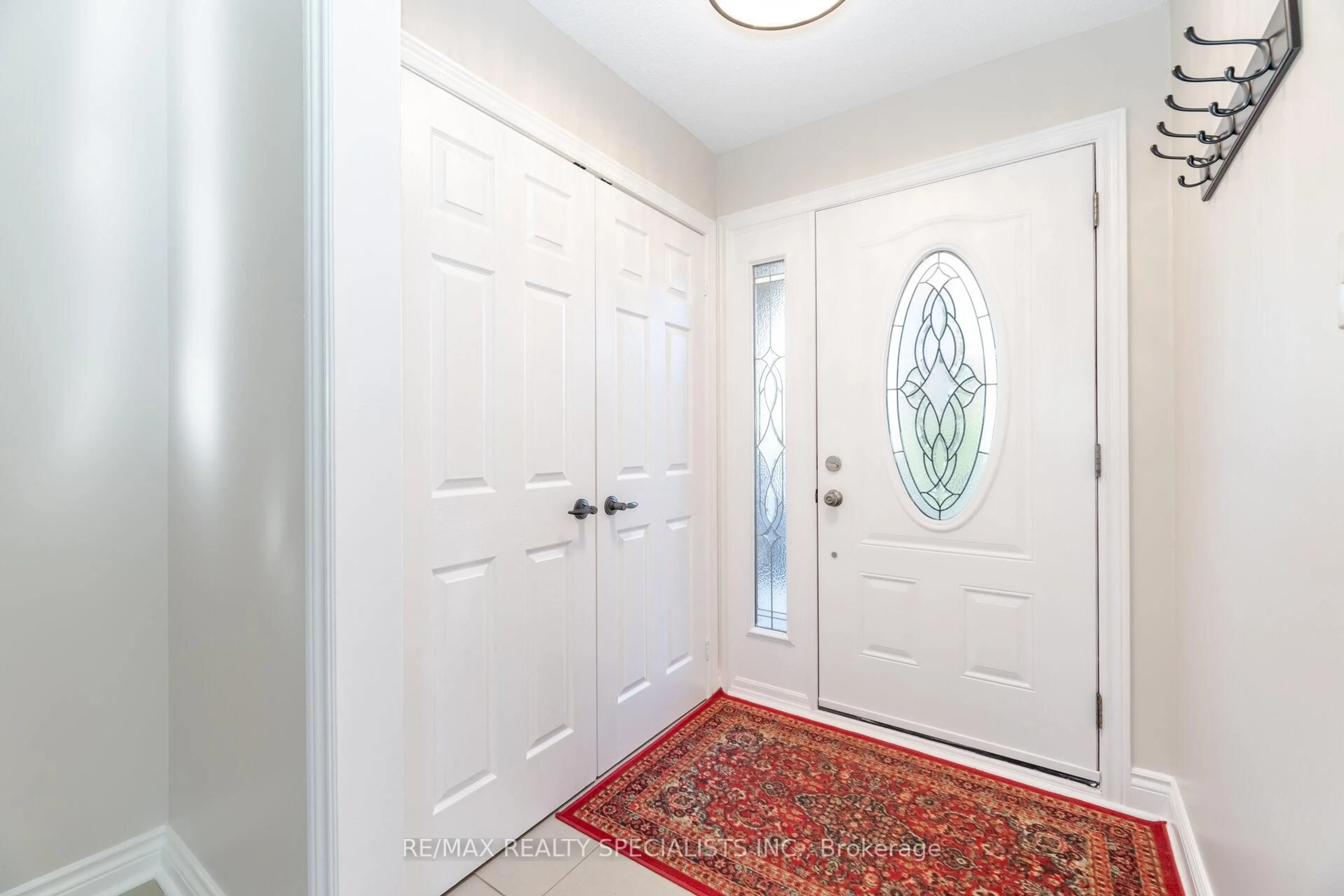 Indoor entryway for 69 Palmer Circ, Caledon Ontario L7E 0A5