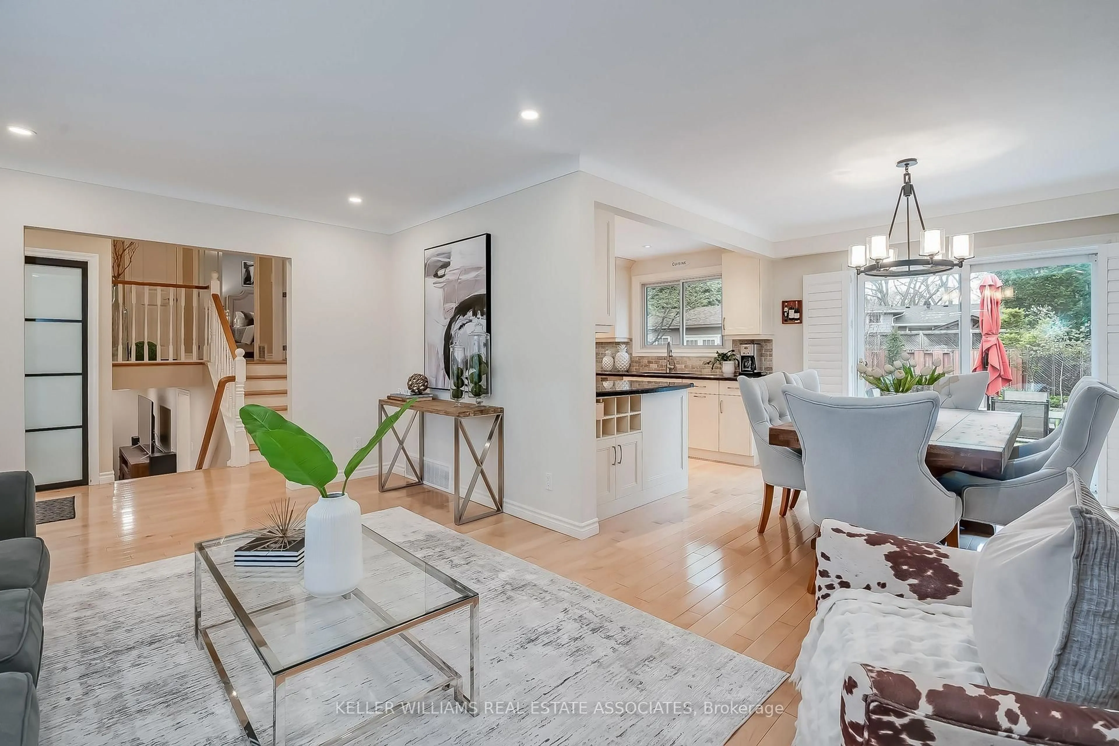 Open concept kitchen, unknown for 3387 Regal Rd, Burlington Ontario L7N 1L9
