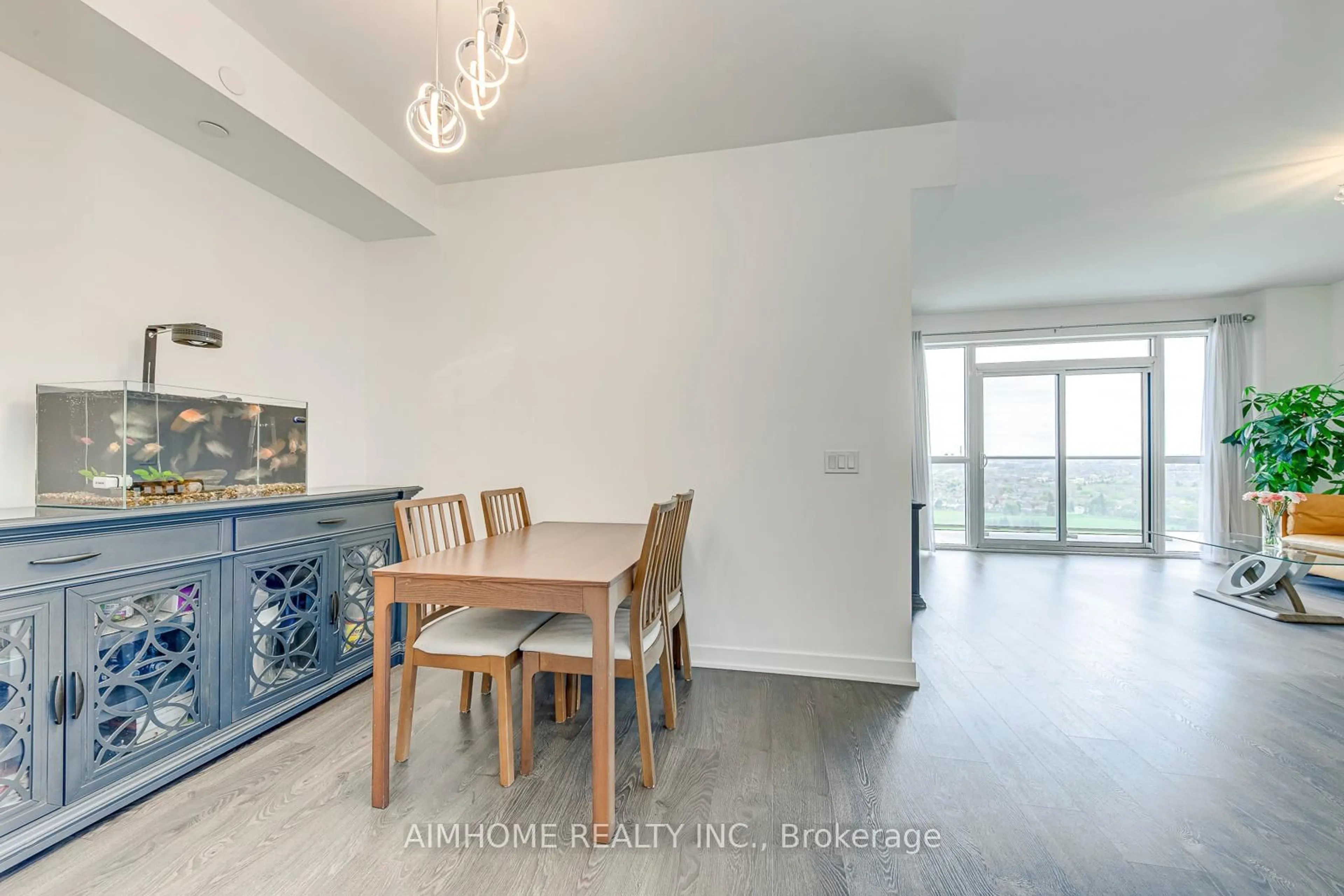 Dining room, unknown for 4699 Glen Erin Dr #1807, Mississauga Ontario L5M 2E5
