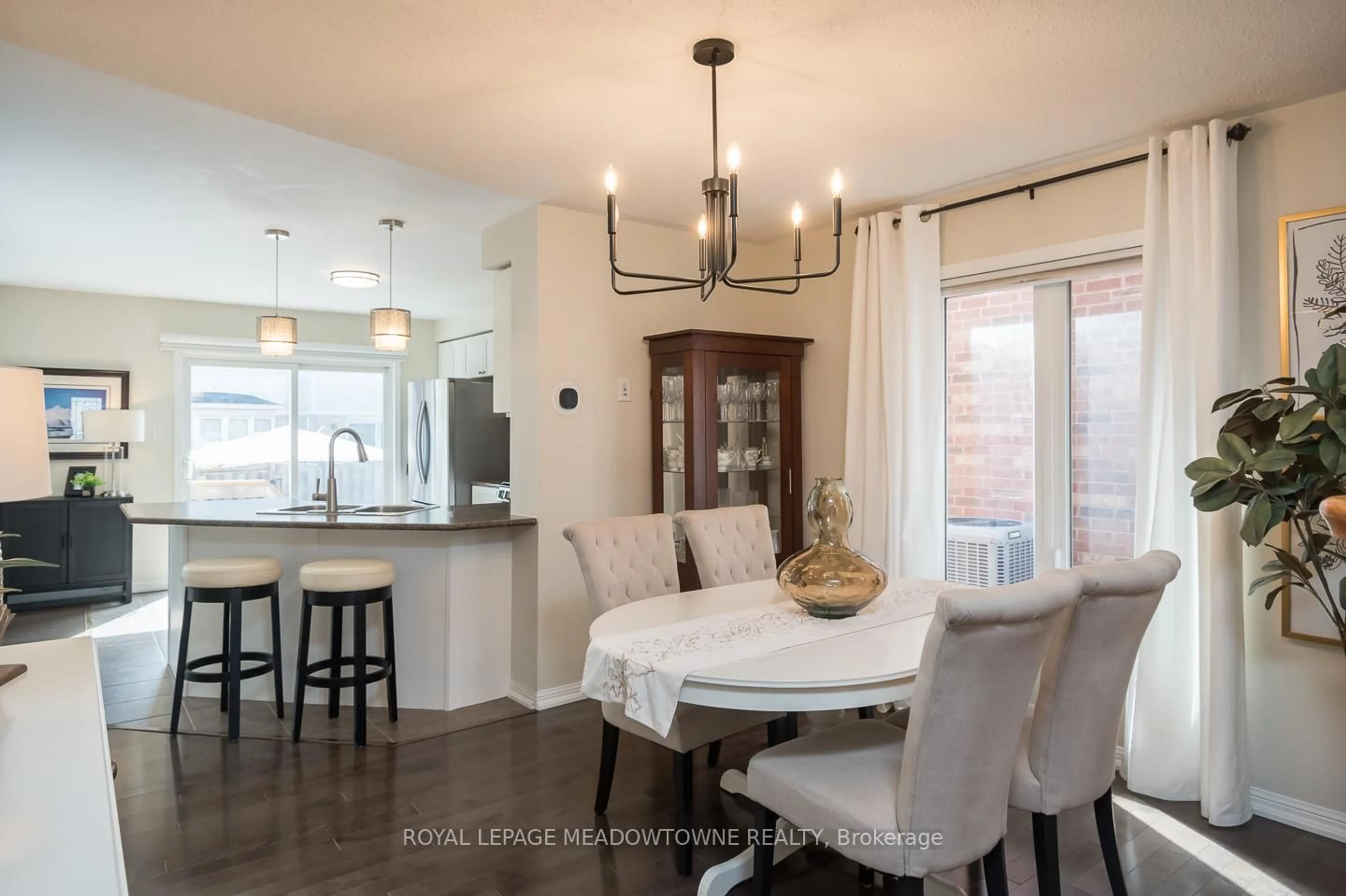 Open concept kitchen, unknown for 694 Rayner Crt, Milton Ontario L9T 0N9