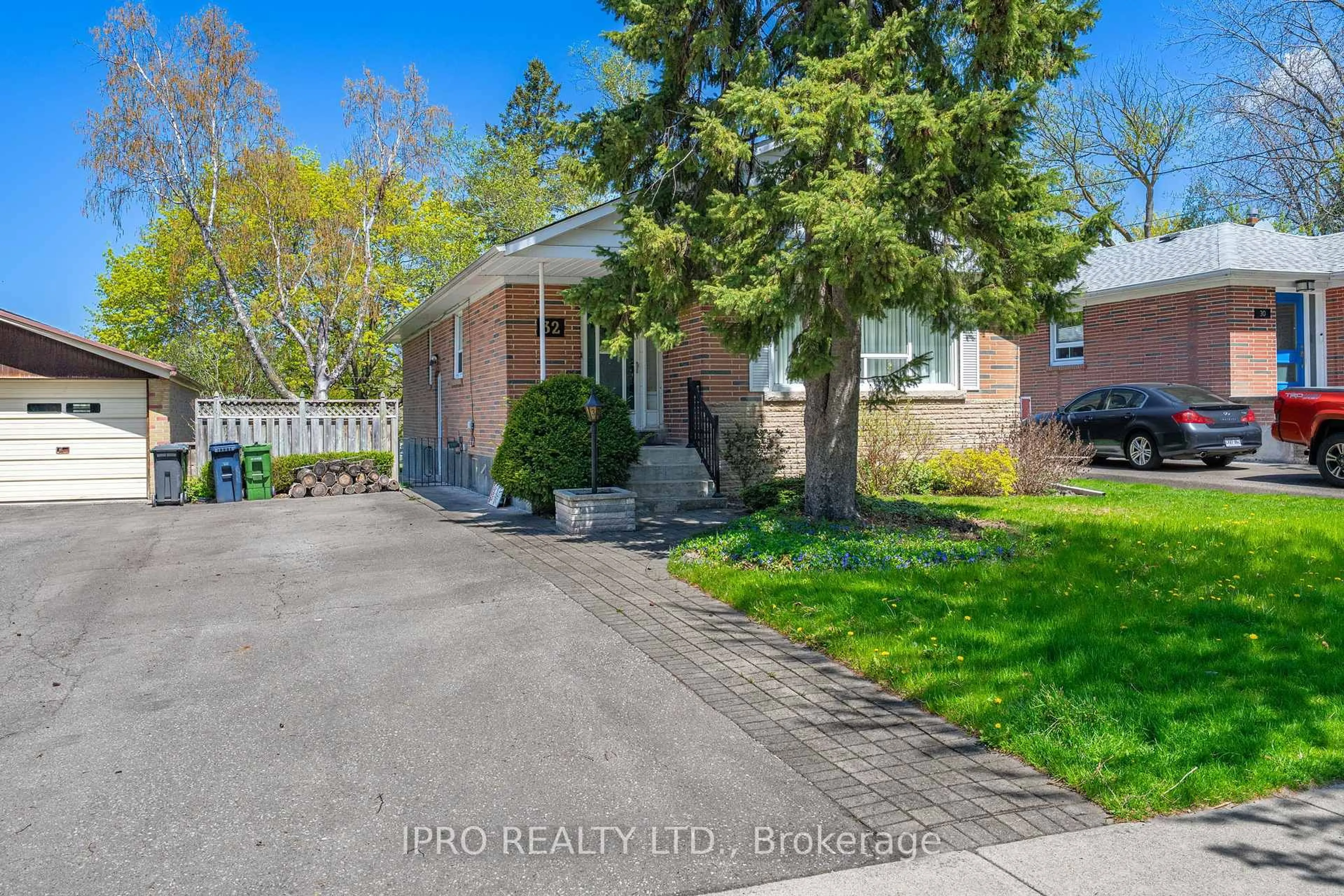 Unknown for 32 Cloverhill Rd, Toronto Ontario M8Y 1T3