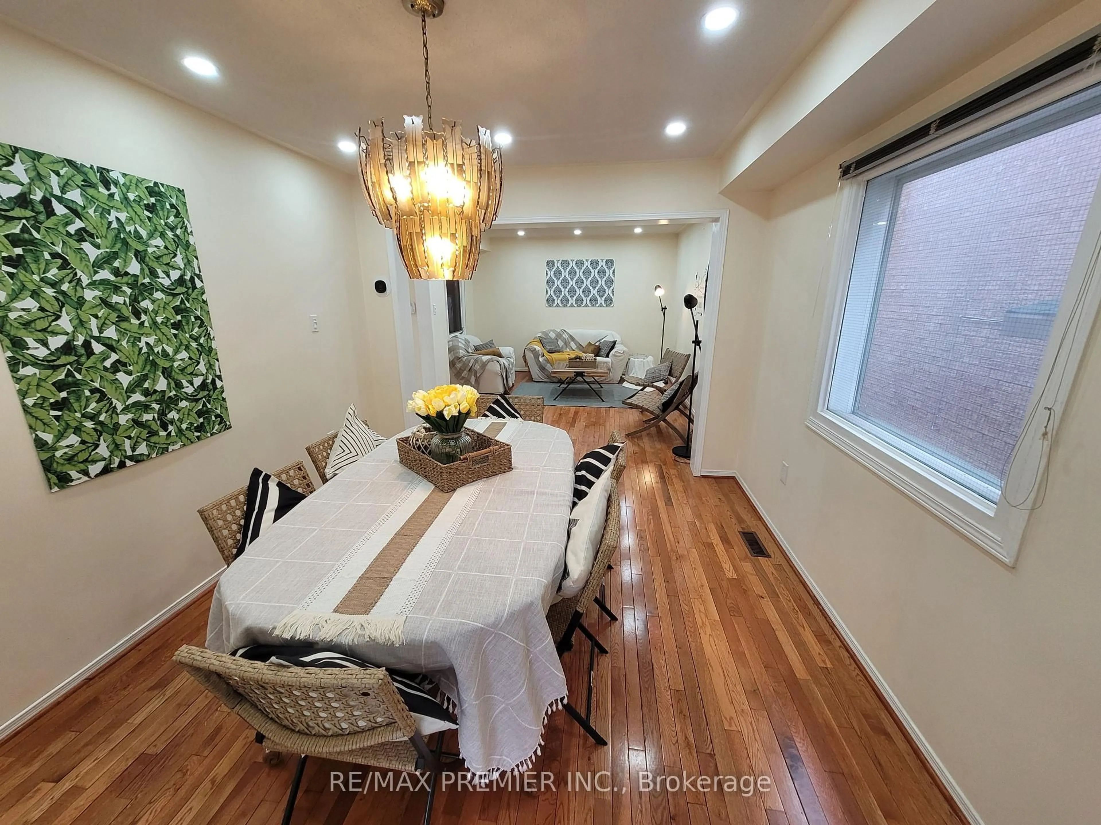Dining room, unknown for 40 Kentucky Dr, Brampton Ontario L6Y 4E9