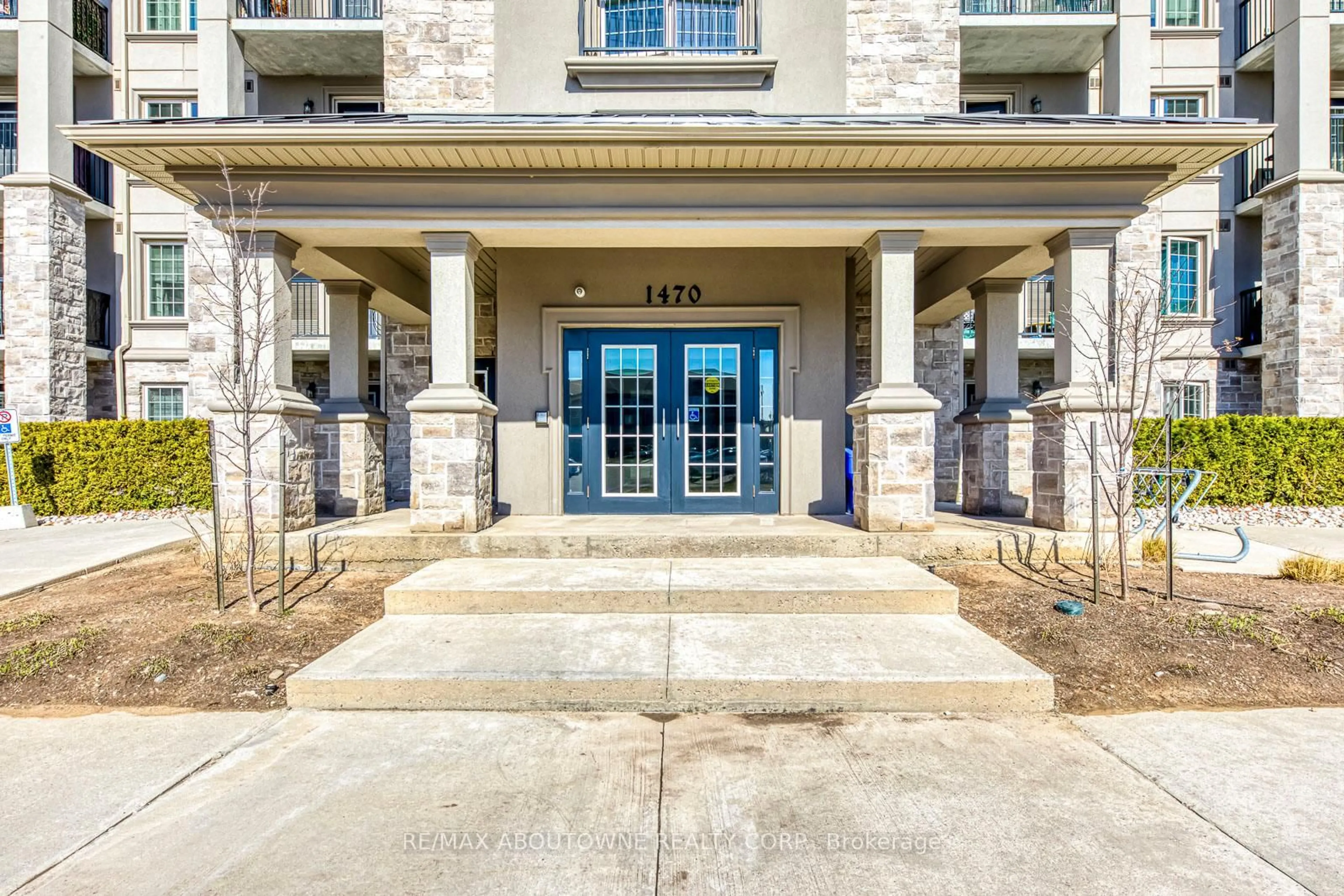 Indoor entryway for 1470 Main St #411, Milton Ontario L9T 8W6