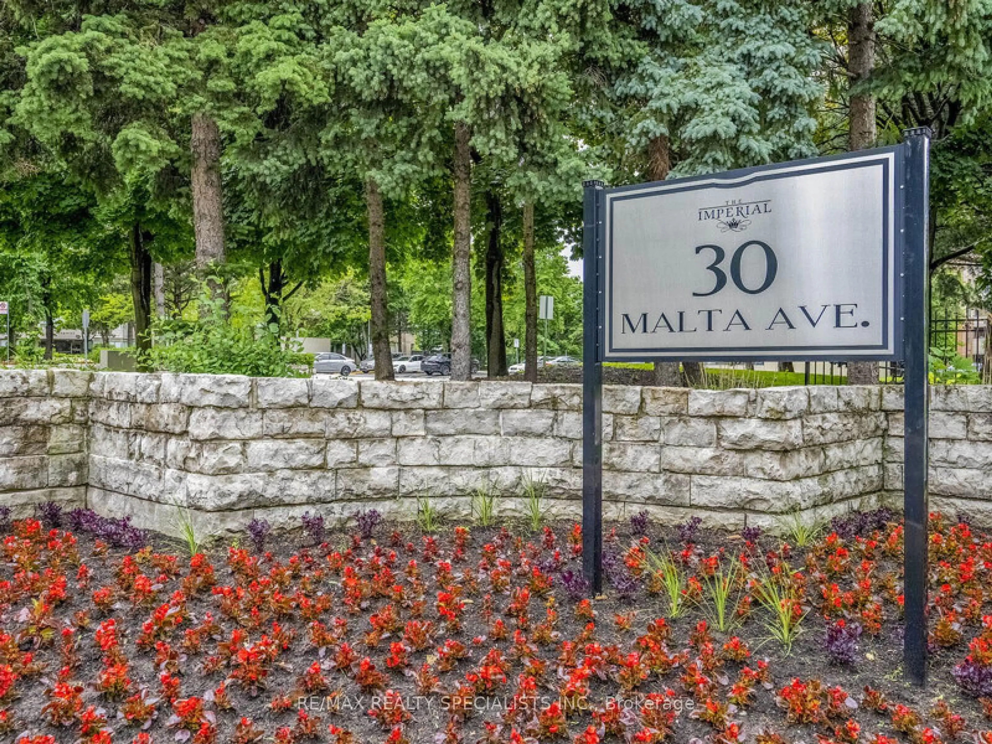Indoor foyer for 30 Malta Ave #106, Brampton Ontario L6Y 4S5
