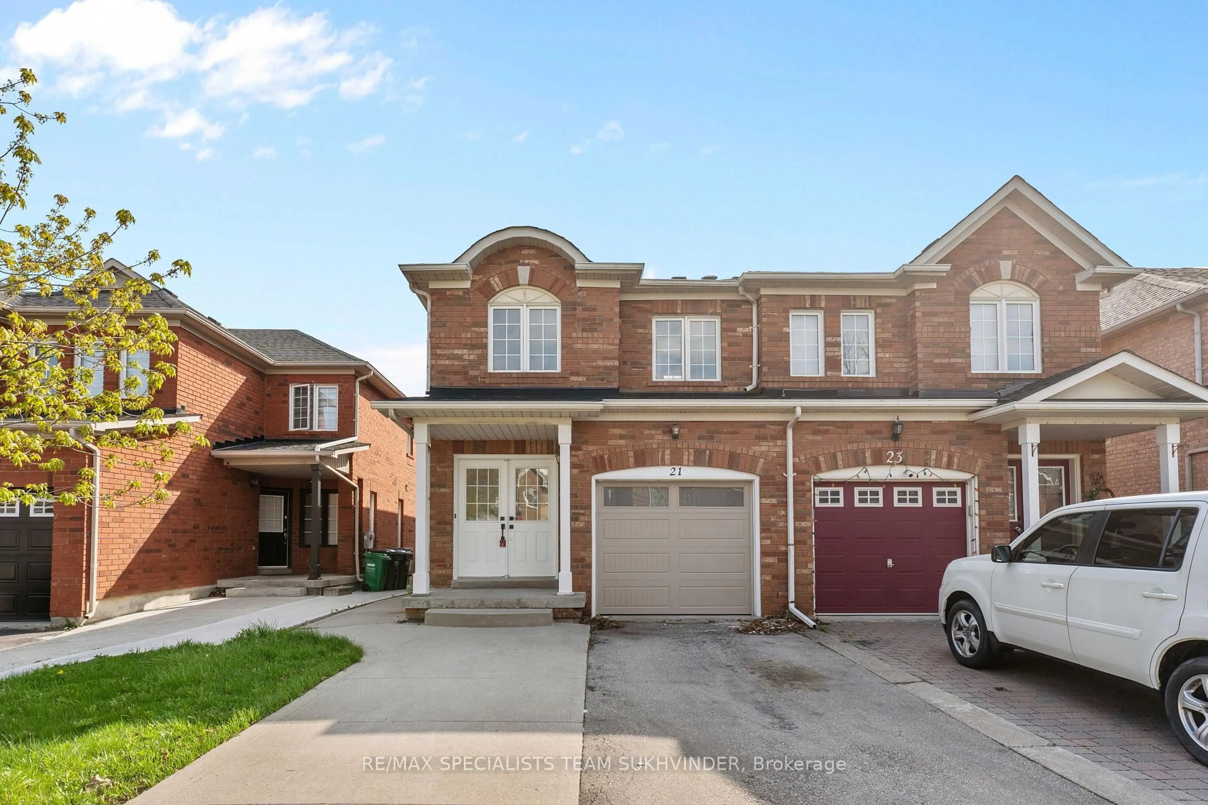 Home with brick exterior material, street for 21 Thunderbird Tr, Brampton Ontario L6R 2T3