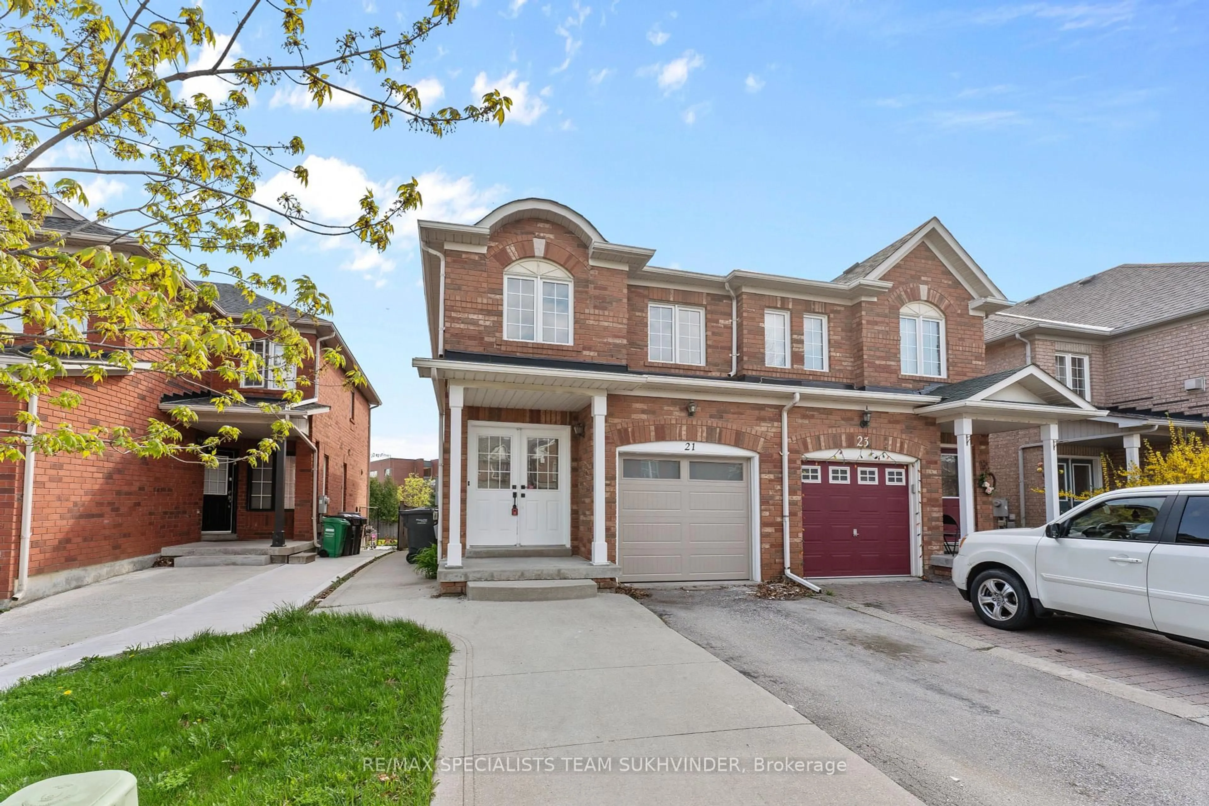 Home with brick exterior material, street for 21 Thunderbird Tr, Brampton Ontario L6R 2T3