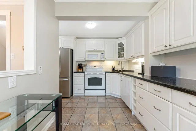 Additional property image - 235 Bronte St Unit 14