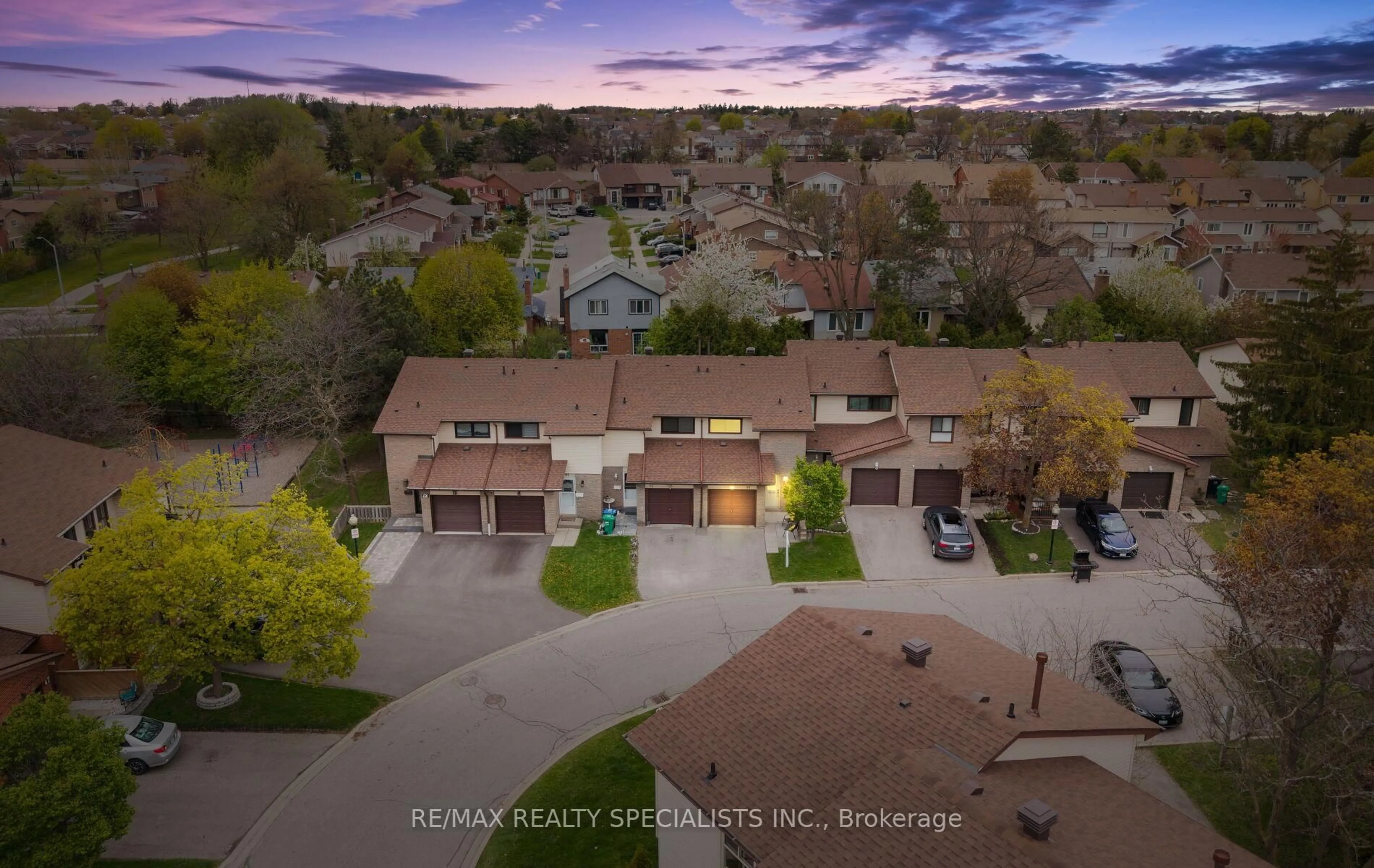 A pic from outside/outdoor area/front of a property/back of a property/a pic from drone, unknown for 93 Collins Cres, Brampton Ontario L6V 3N1
