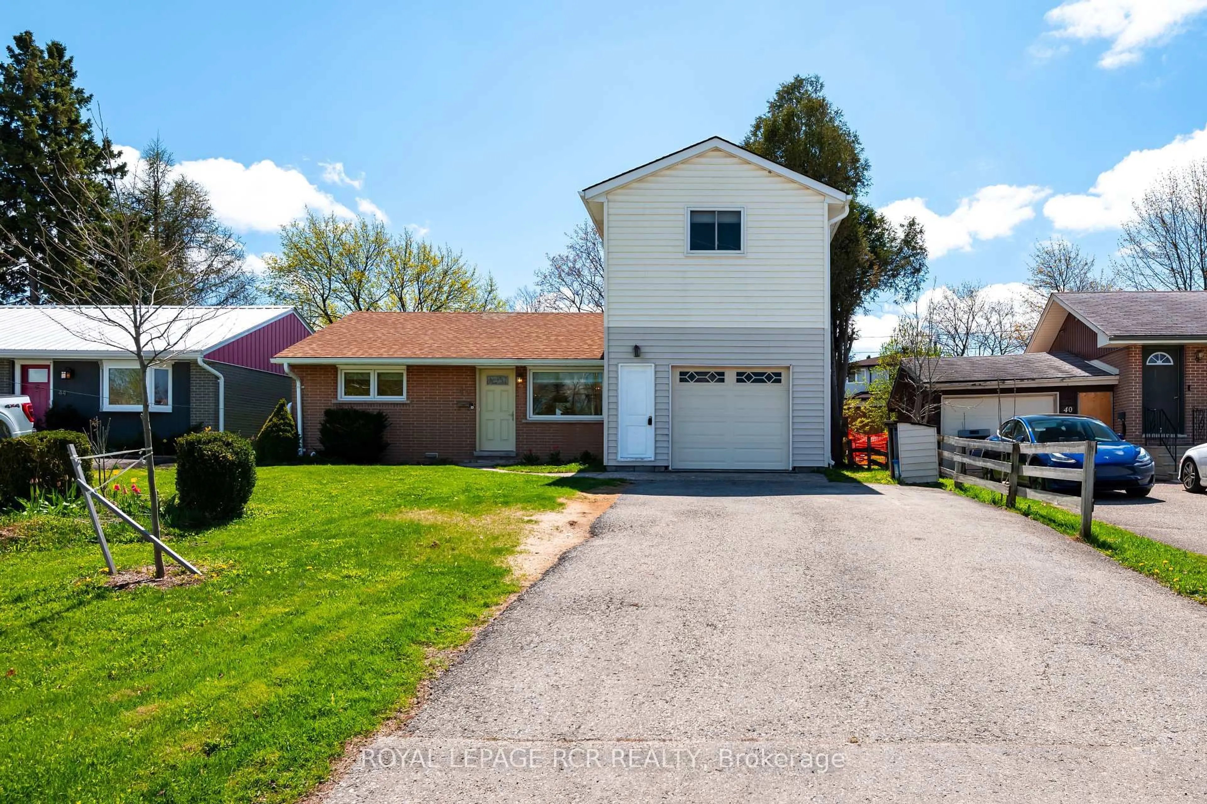 Unknown for 42 Bythia St, Orangeville Ontario L9W 2S3