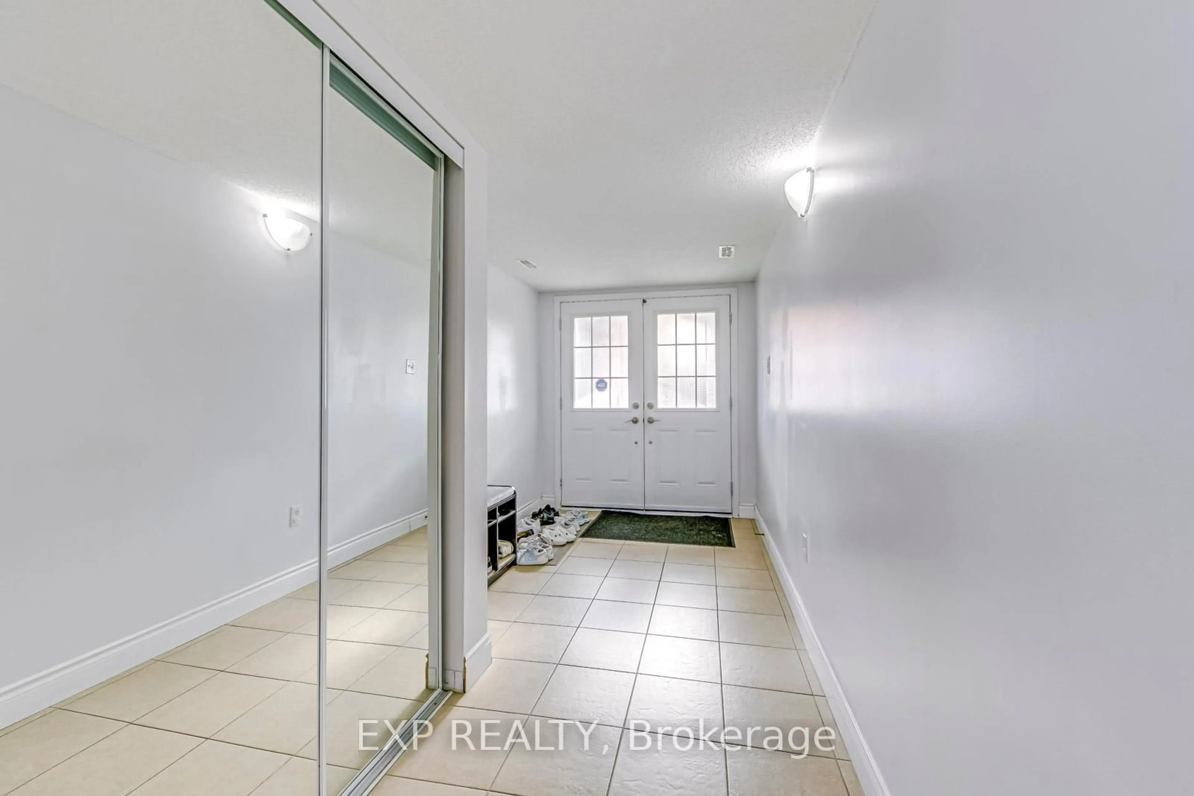 A pic of a room for 751 Candlestick Circ, Mississauga Ontario L4Z 0B2