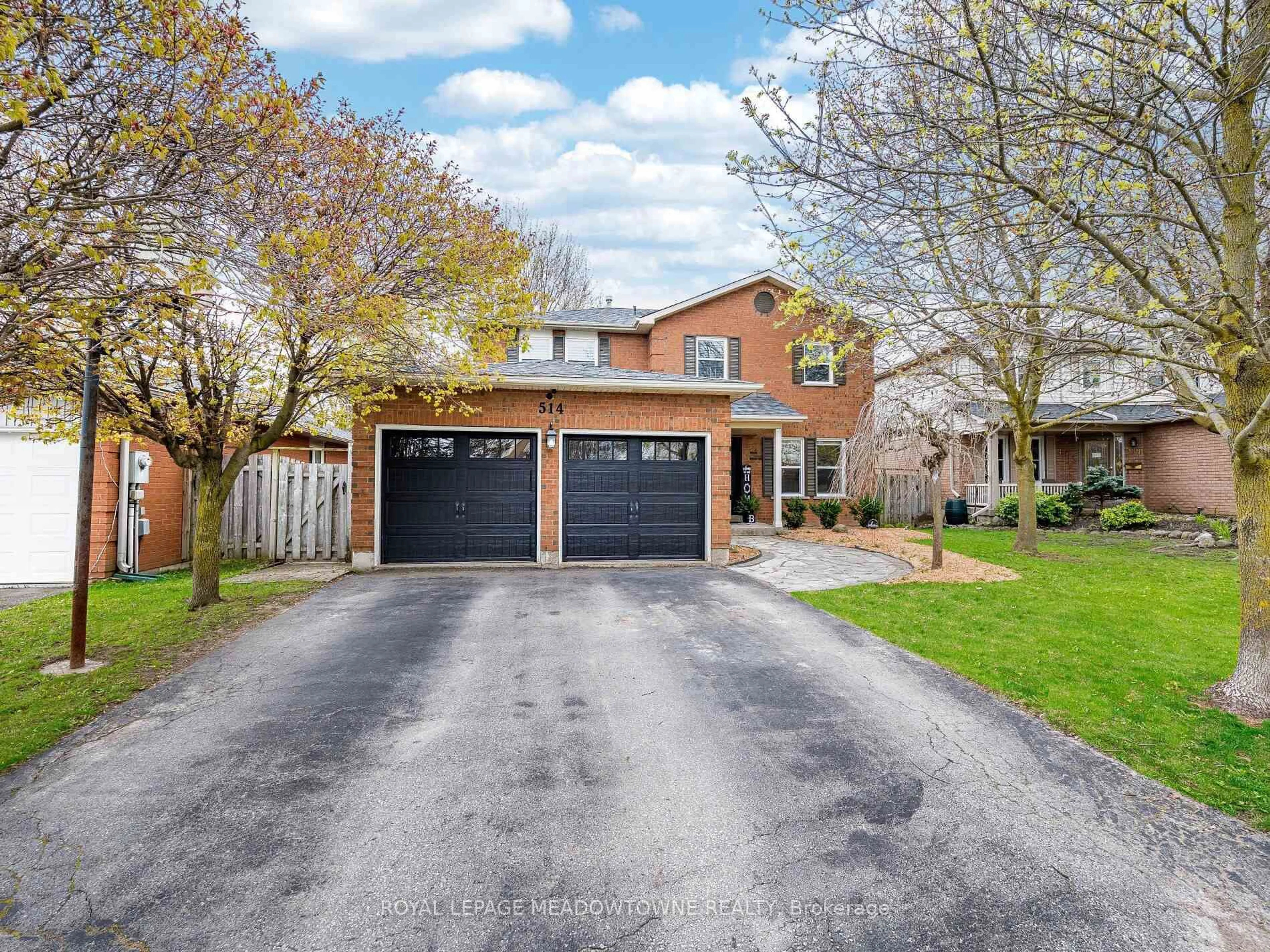 Home with brick exterior material, street for 514 College Ave, Orangeville Ontario L9W 4R9