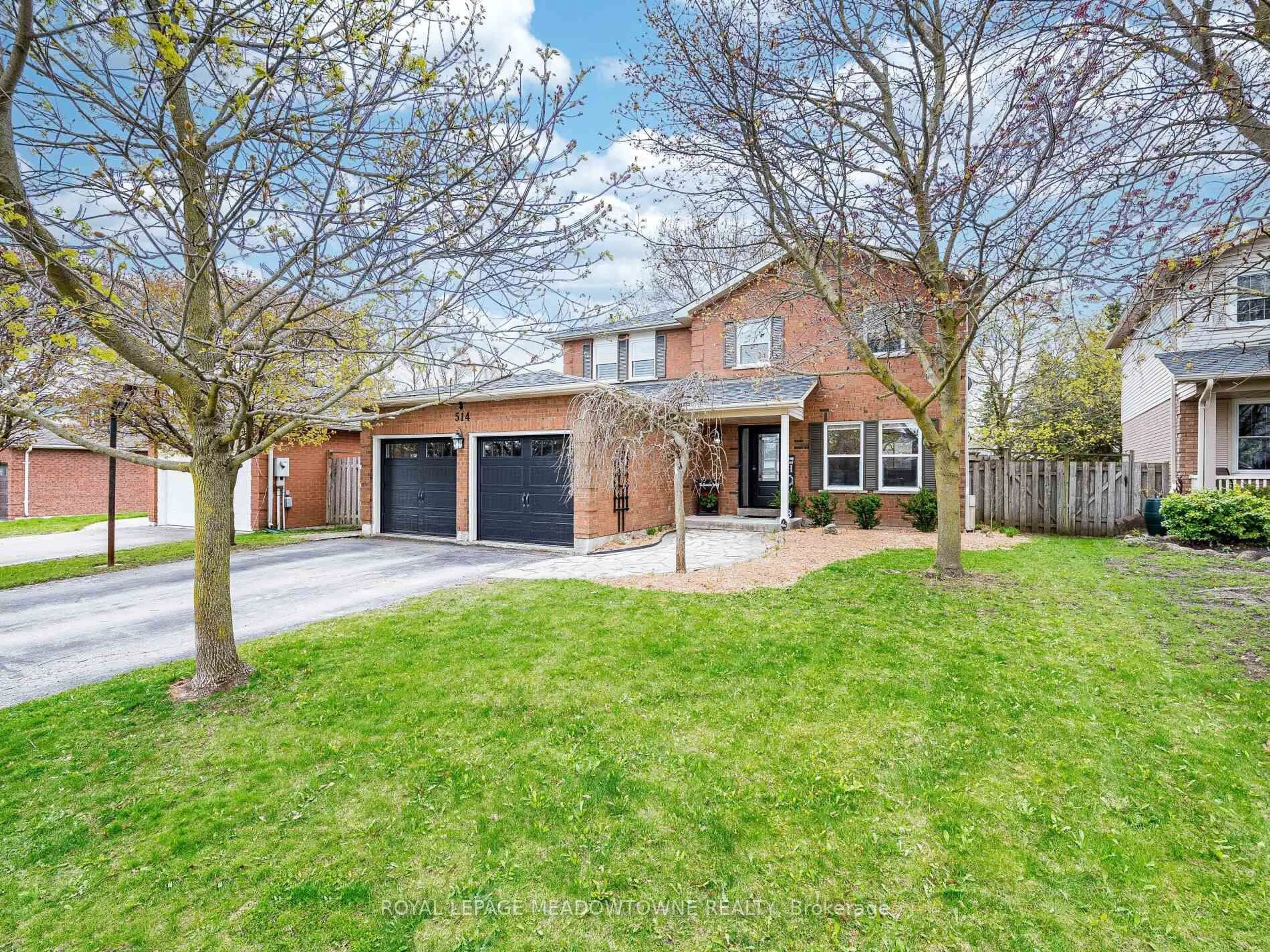 Home with brick exterior material, street for 514 College Ave, Orangeville Ontario L9W 4R9