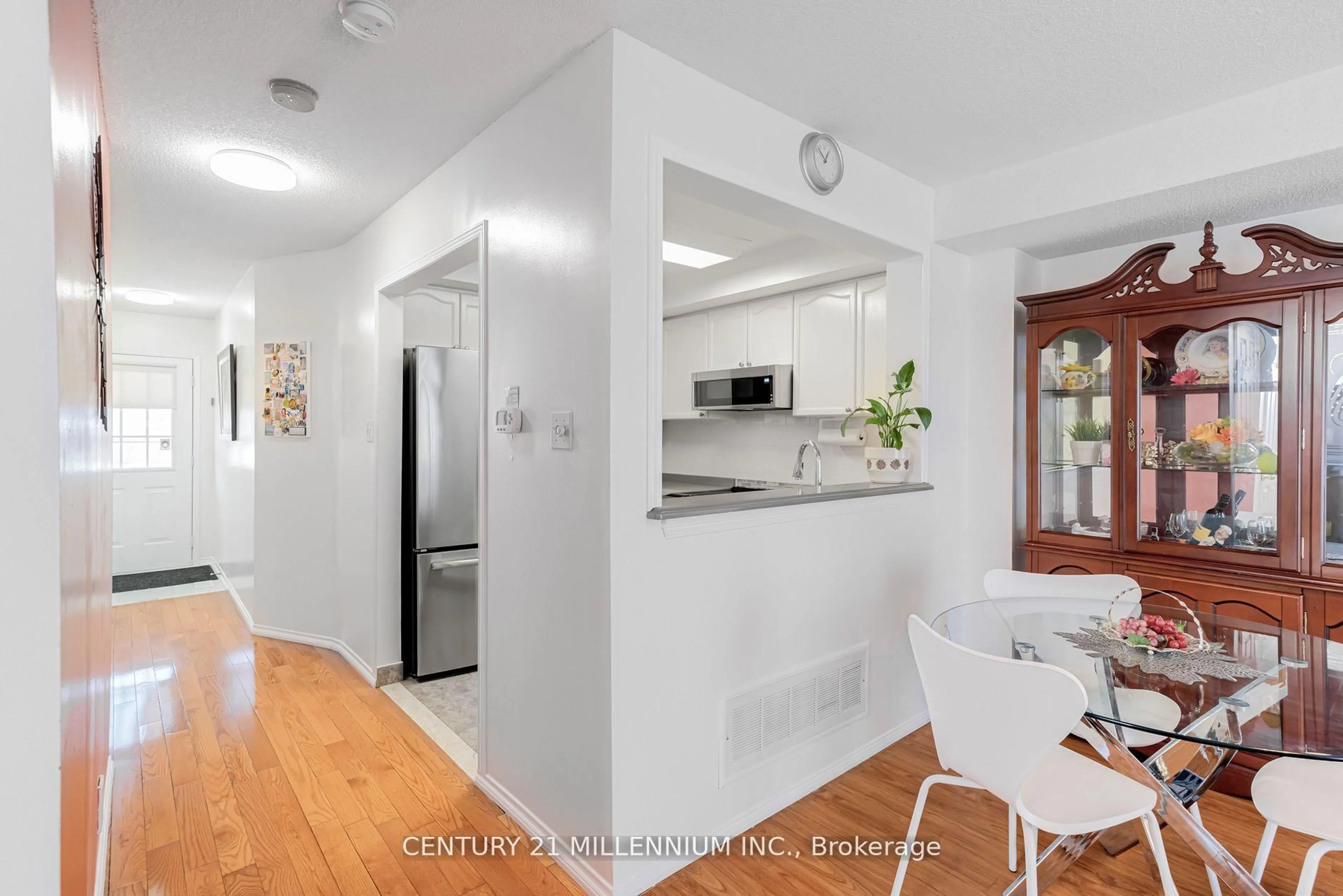 Open concept kitchen, unknown for 24 Herkes Dr, Brampton Ontario L6Y 4Z2