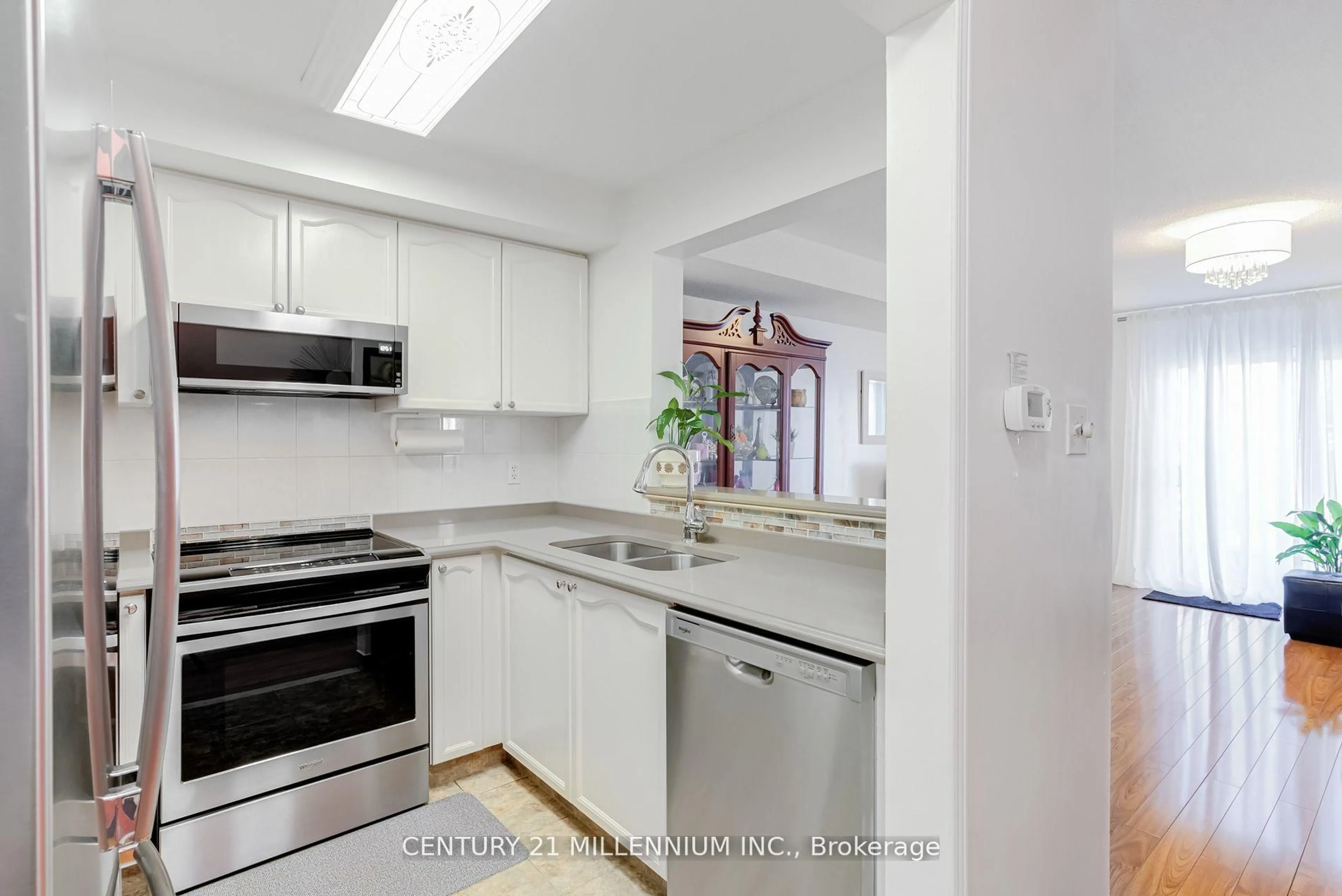 Standard kitchen, ceramic/tile floor for 24 Herkes Dr, Brampton Ontario L6Y 4Z2