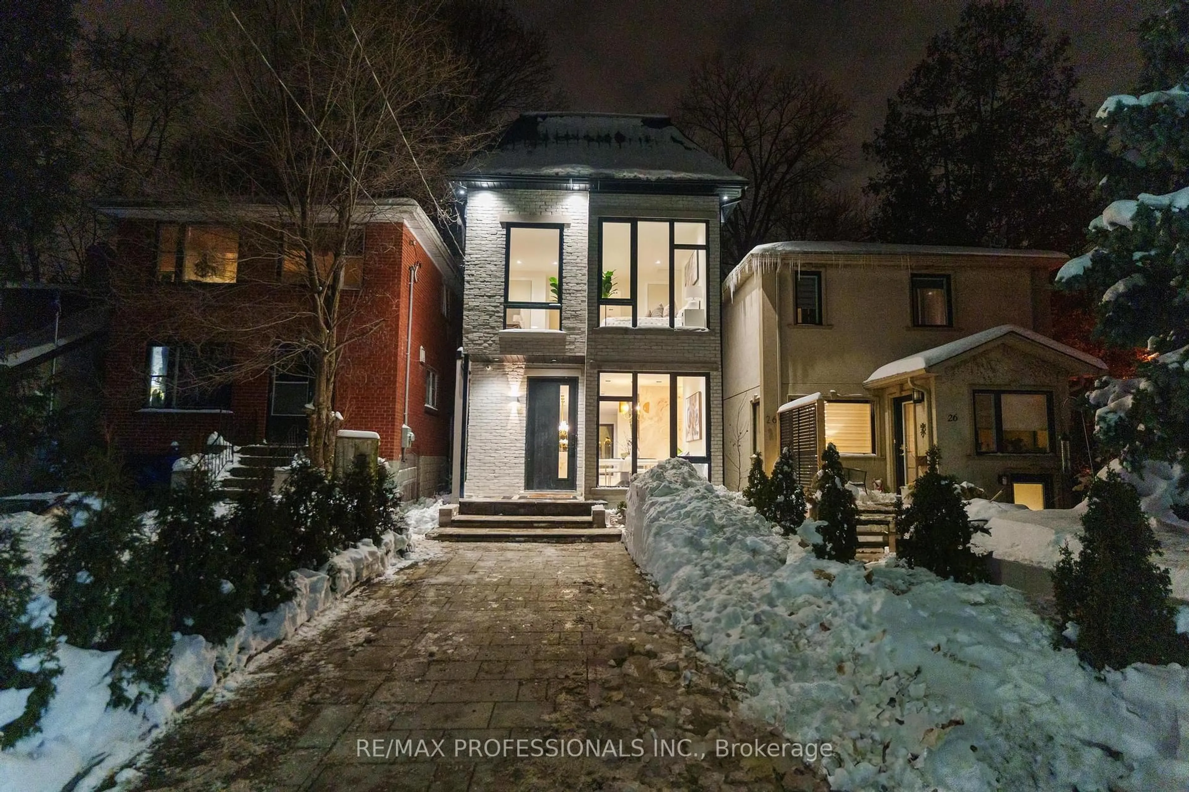 Unknown for 24 Durie St, Toronto Ontario M6S 3E6