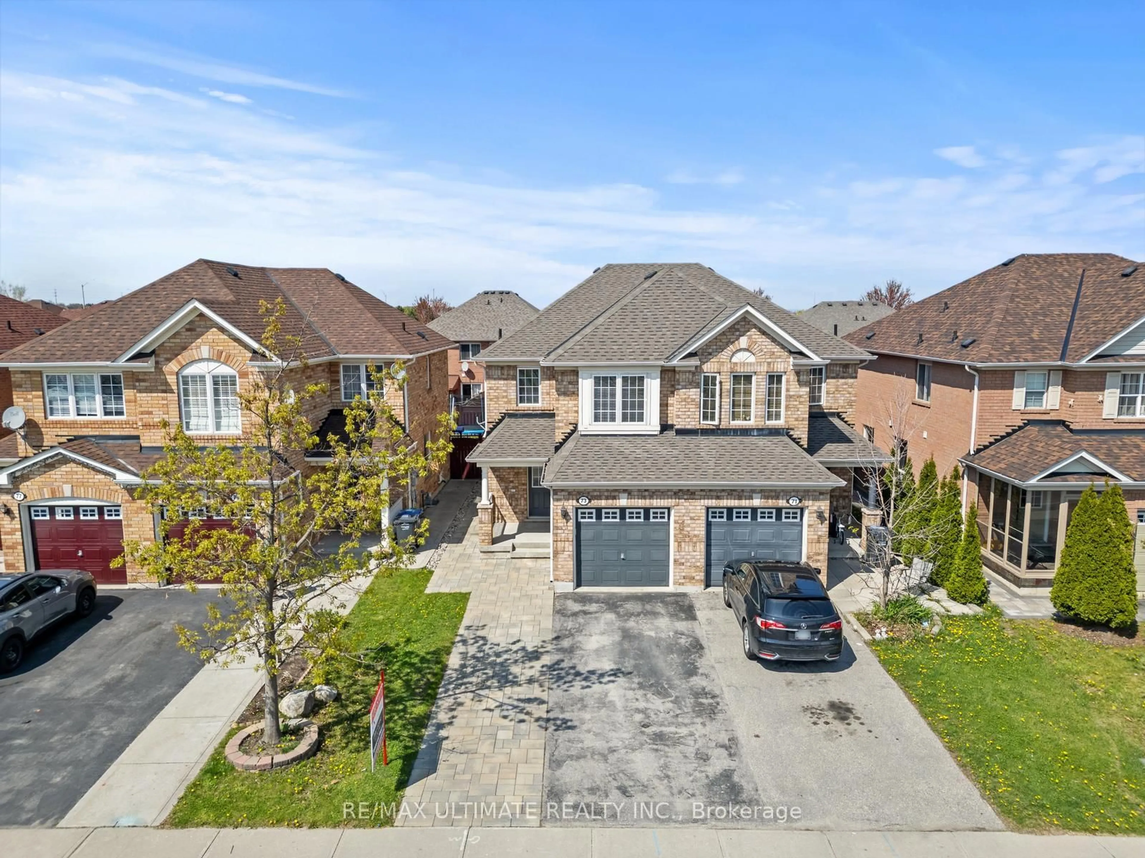 A pic from outside/outdoor area/front of a property/back of a property/a pic from drone, street for 73 Eastway St, Brampton Ontario L6S 0A4