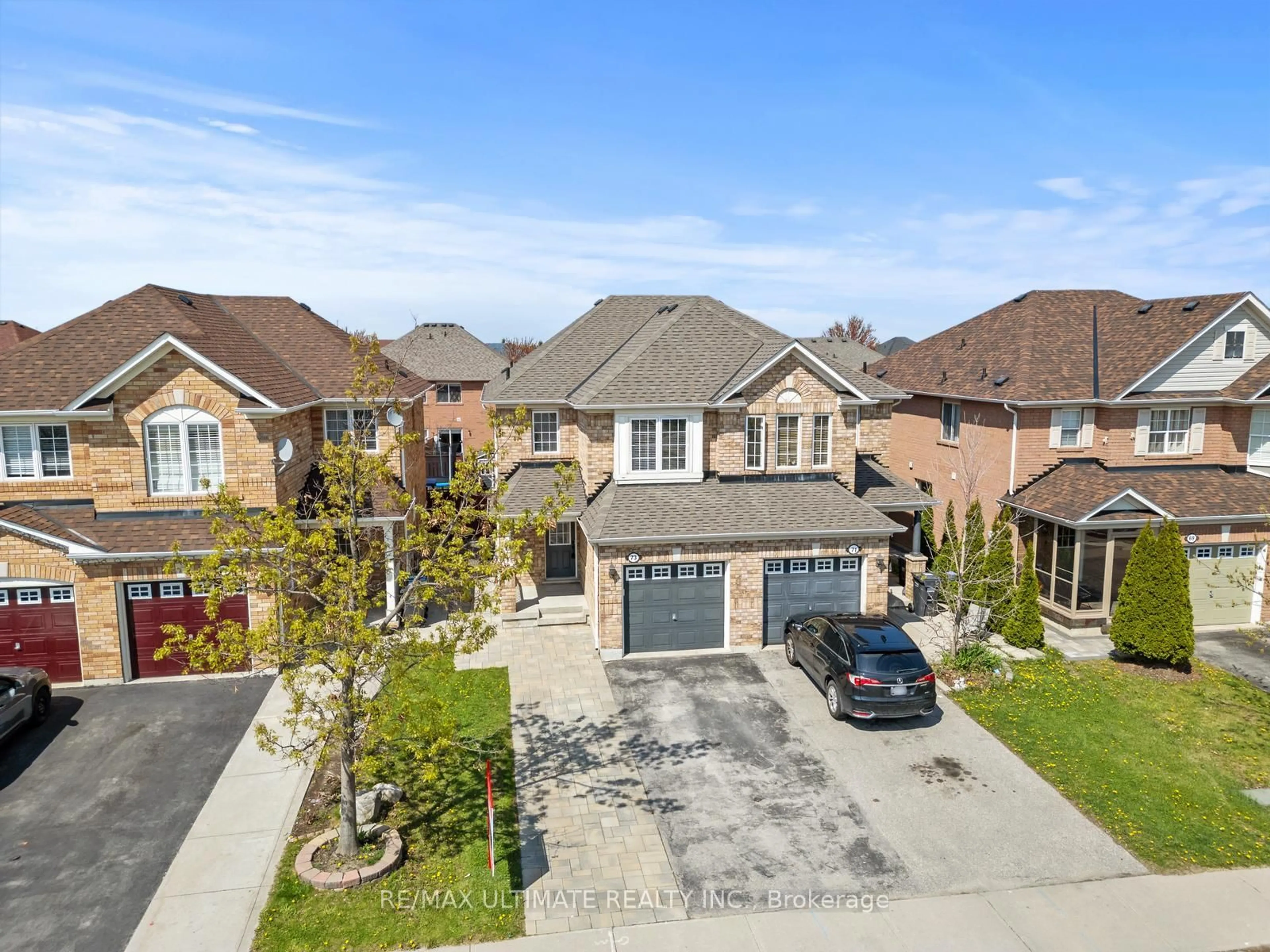 A pic from outside/outdoor area/front of a property/back of a property/a pic from drone, street for 73 Eastway St, Brampton Ontario L6S 0A4