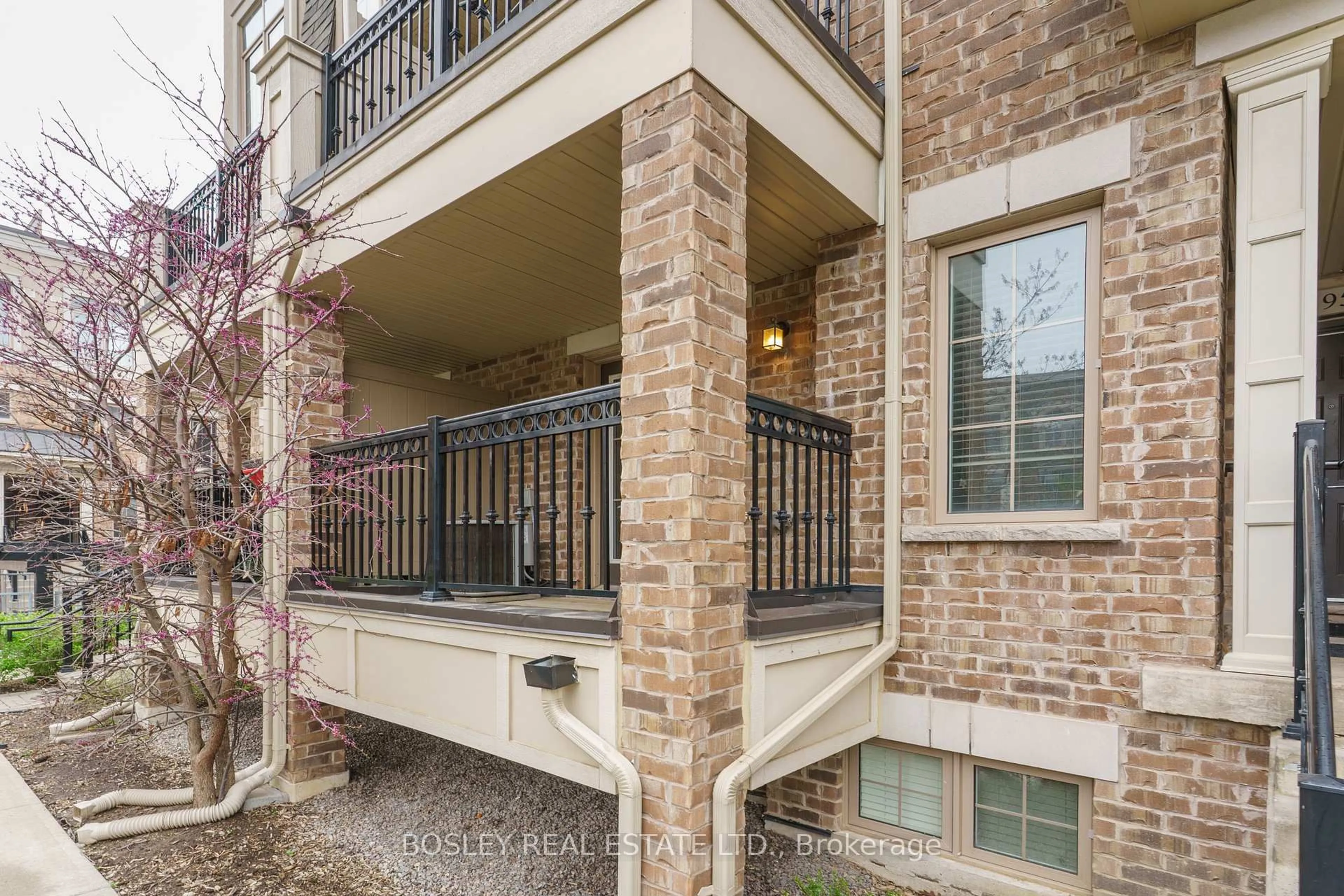 Patio, unknown for 2441 Greenwich Dr #93, Oakville Ontario L6M 0S3