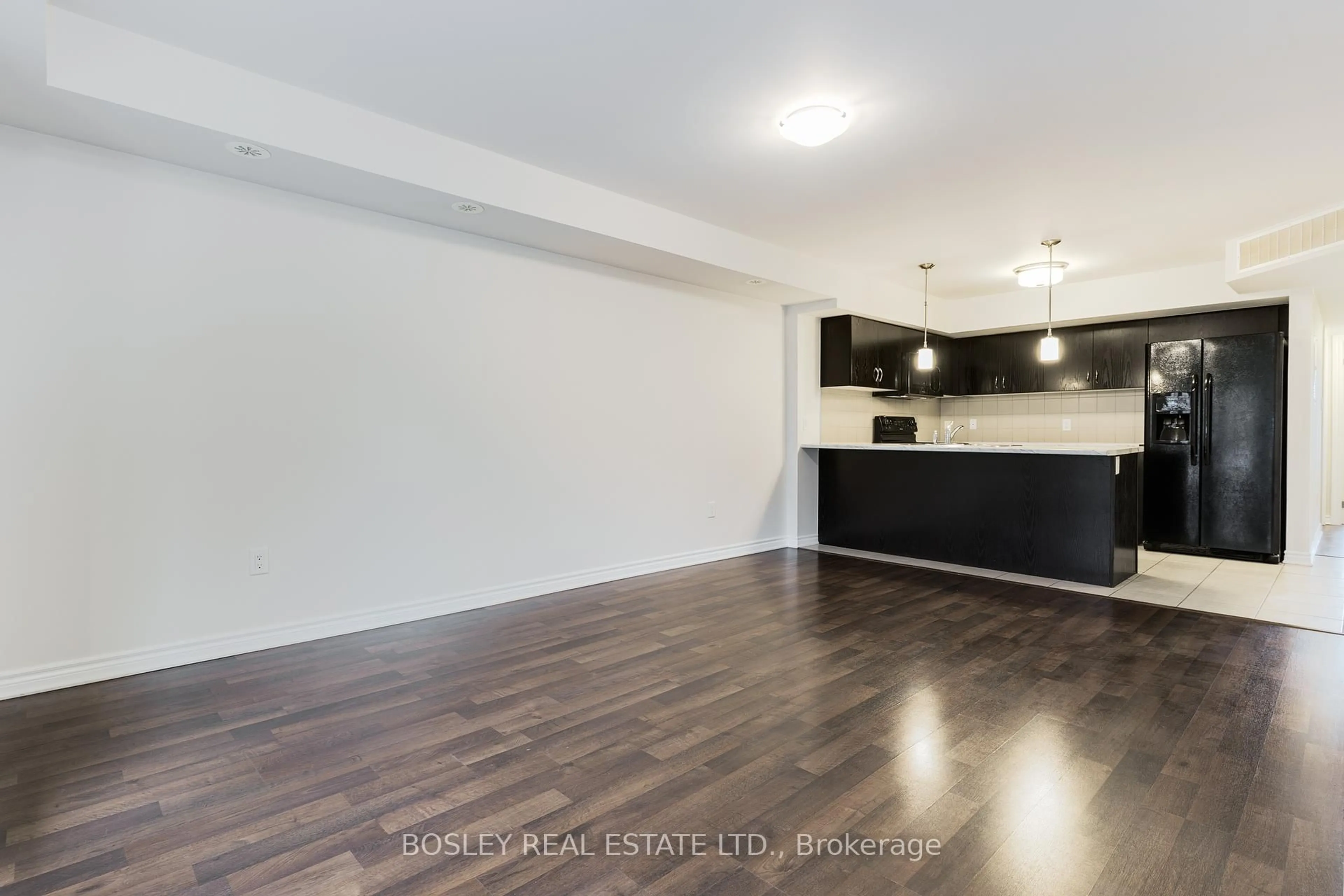 Open concept kitchen, wood/laminate floor for 2441 Greenwich Dr #93, Oakville Ontario L6M 0S3