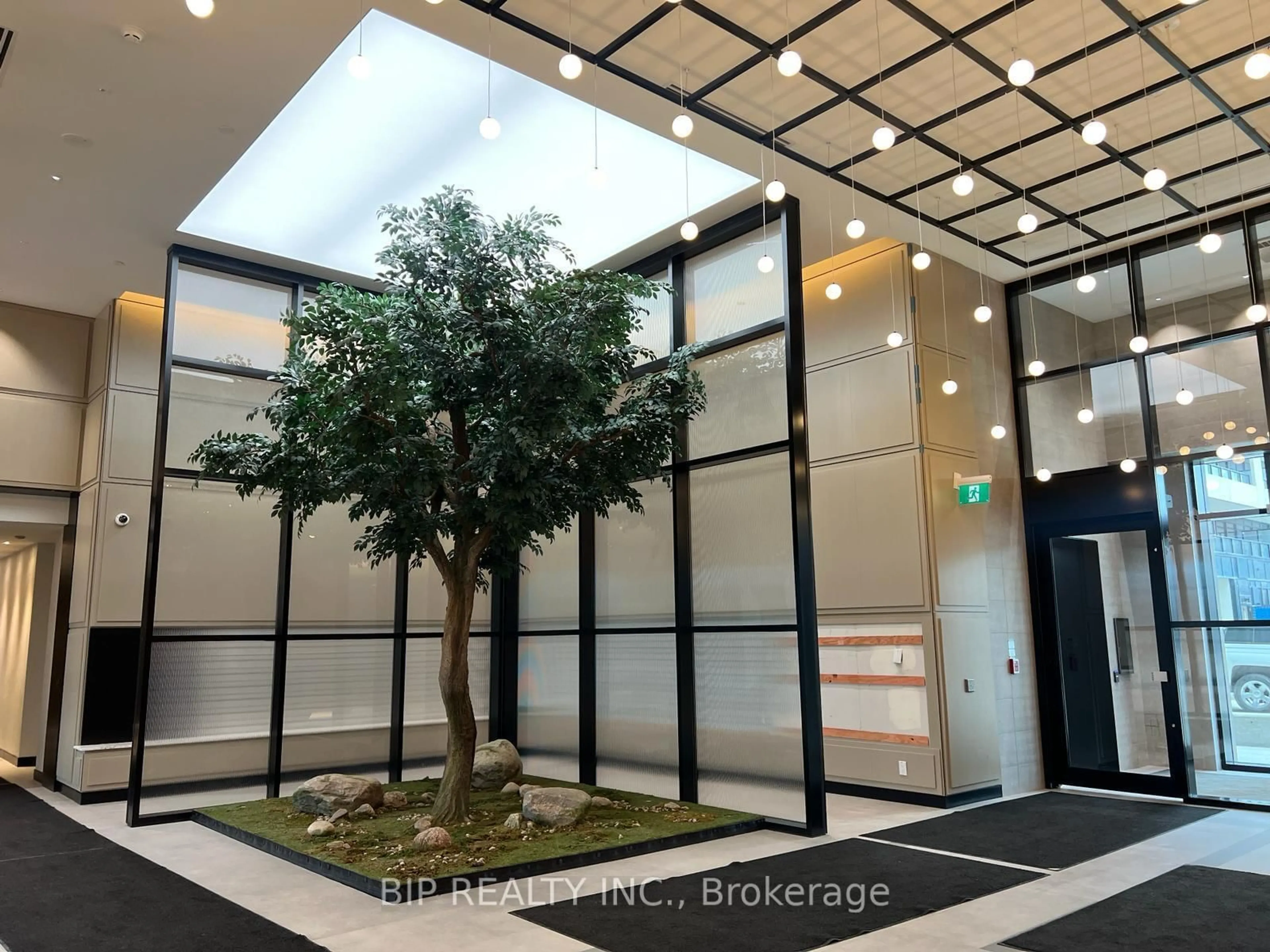 Indoor foyer for 3220 William Coltson Ave #417, Oakville Ontario L6H 7X9