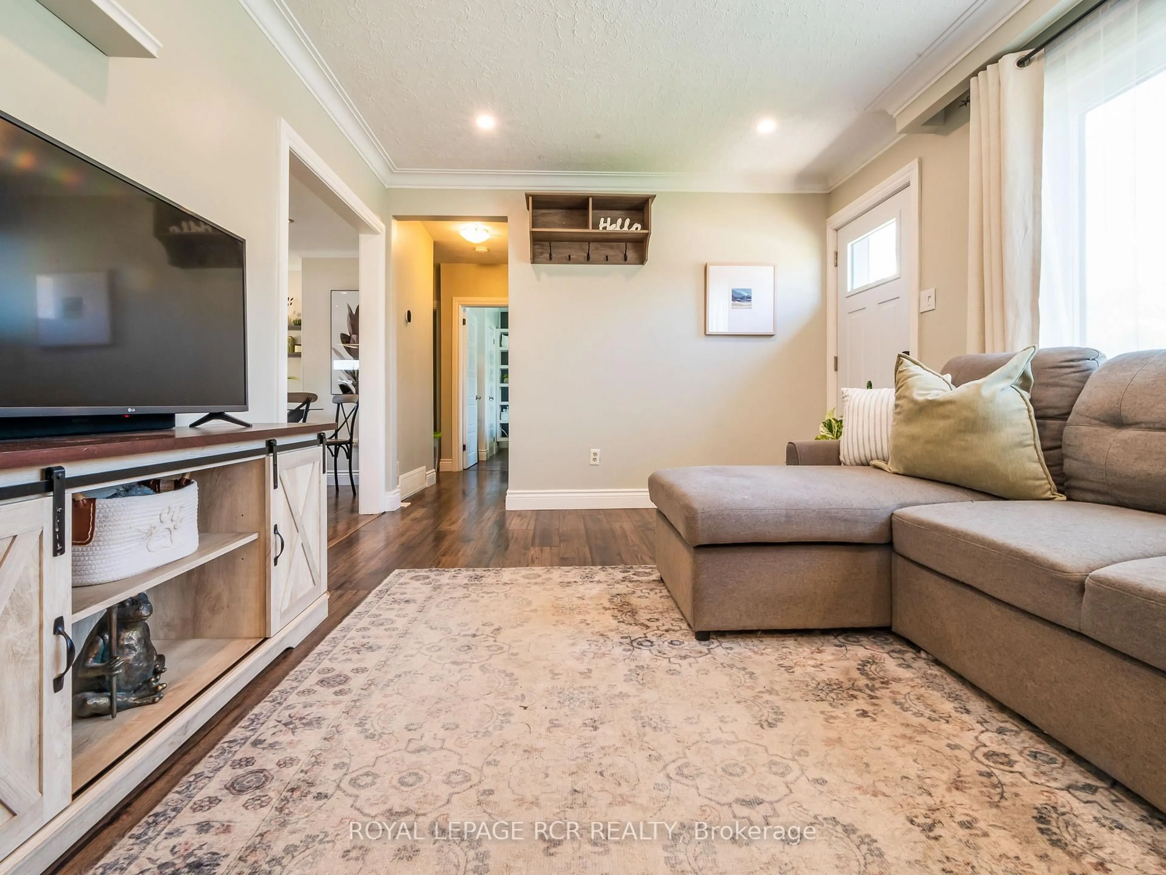 Living room with furniture, unknown for 80 Mccarthy St, Orangeville Ontario L9W 1B3