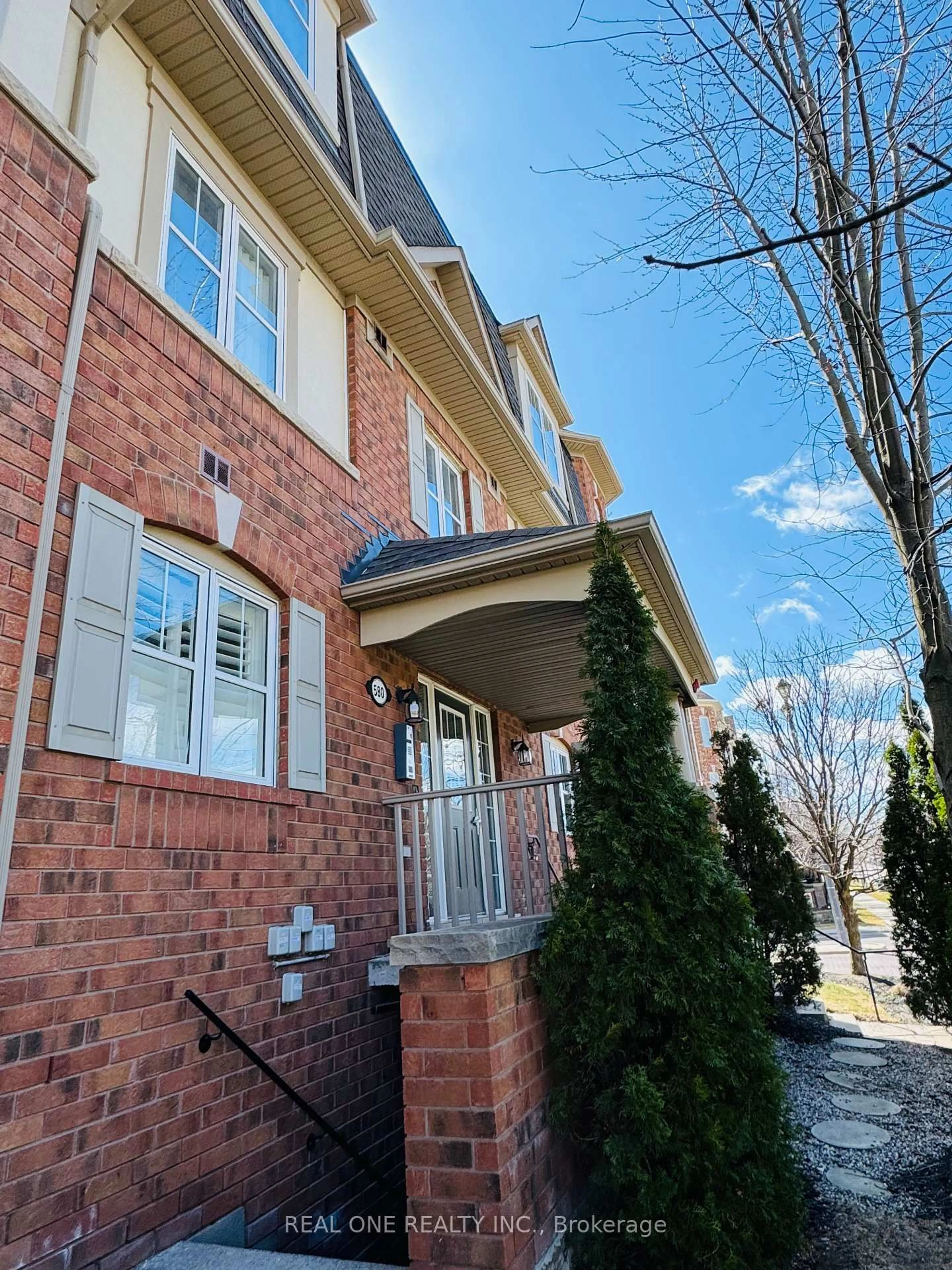 Home with brick exterior material, street for 580 Shoreline Dr #6, Mississauga Ontario L5B 0A8