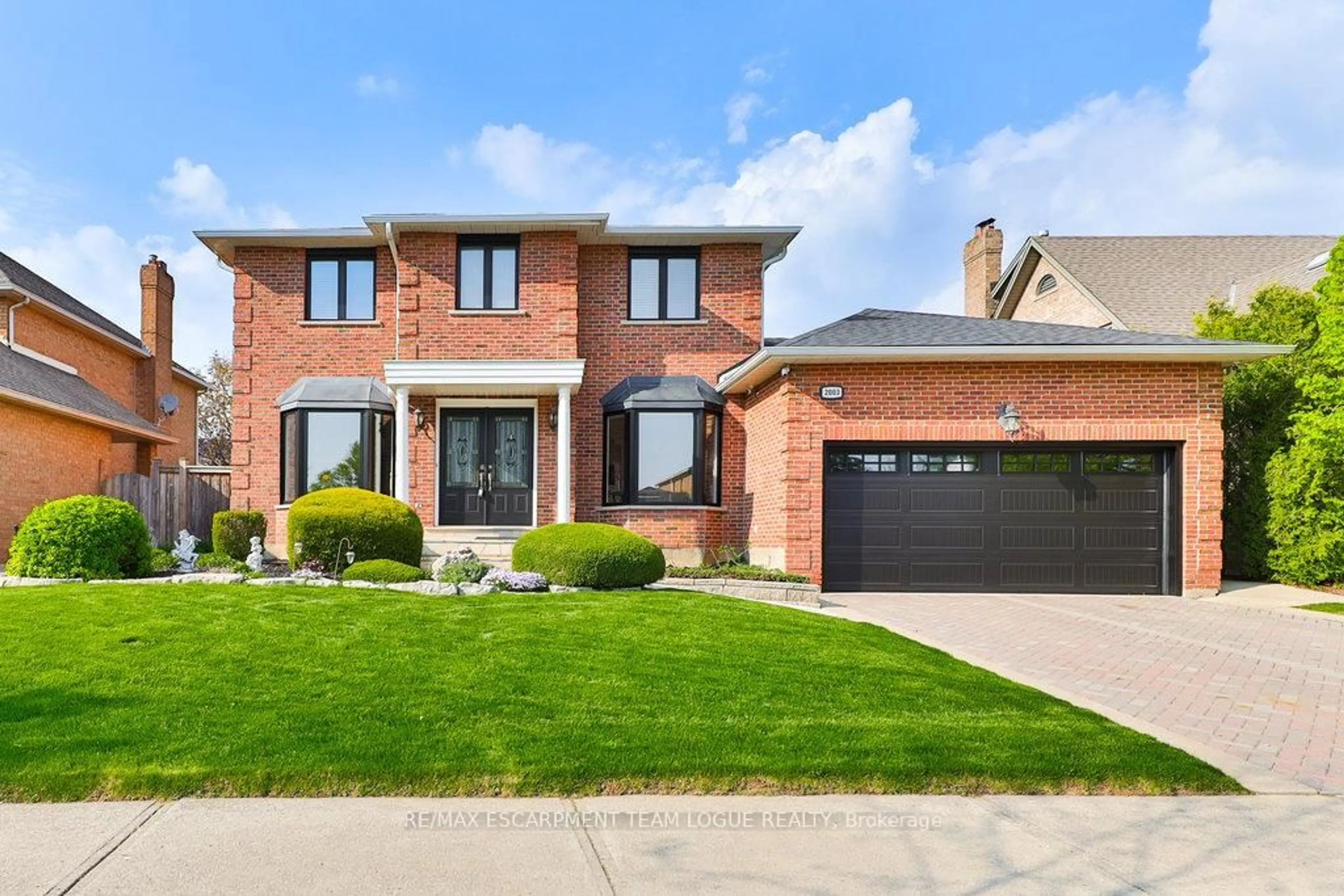 Home with brick exterior material, street for 2003 Parklane Cres, Burlington Ontario L7M 3V5