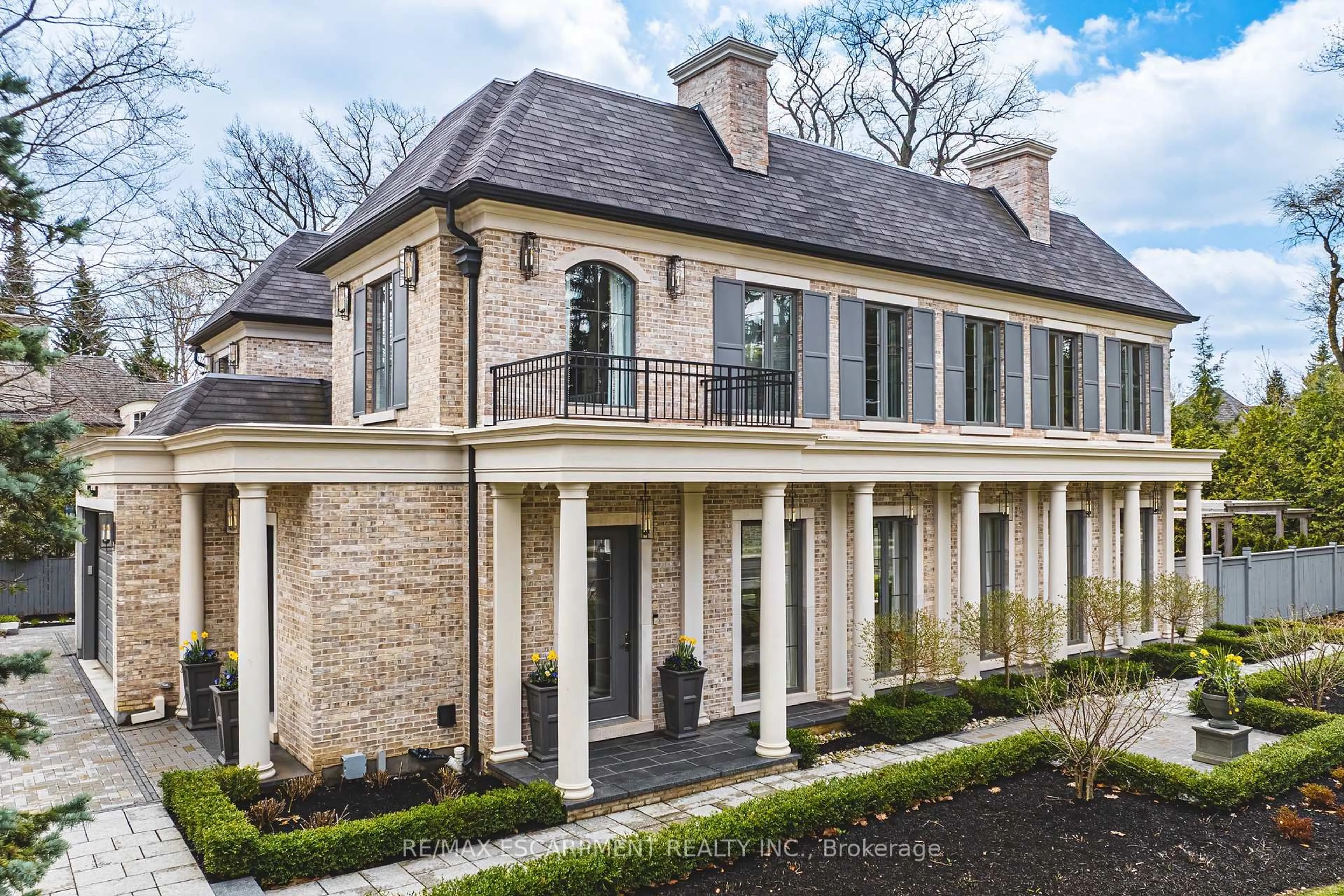 Home with brick exterior material, street for 96 Brentwood Rd, Oakville Ontario L6J 4B6