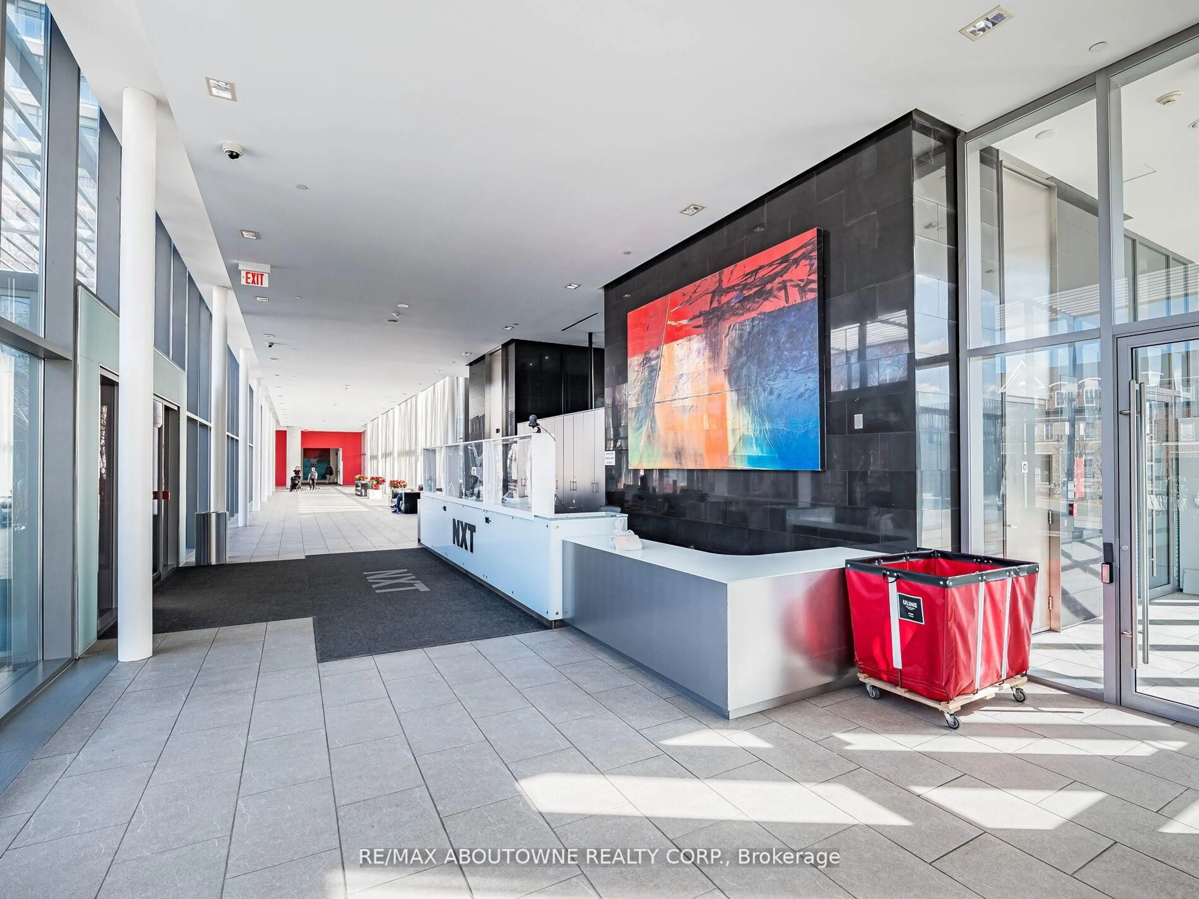 Indoor foyer for 105 The Queensway Ave #2702, Toronto Ontario M6S 5B5