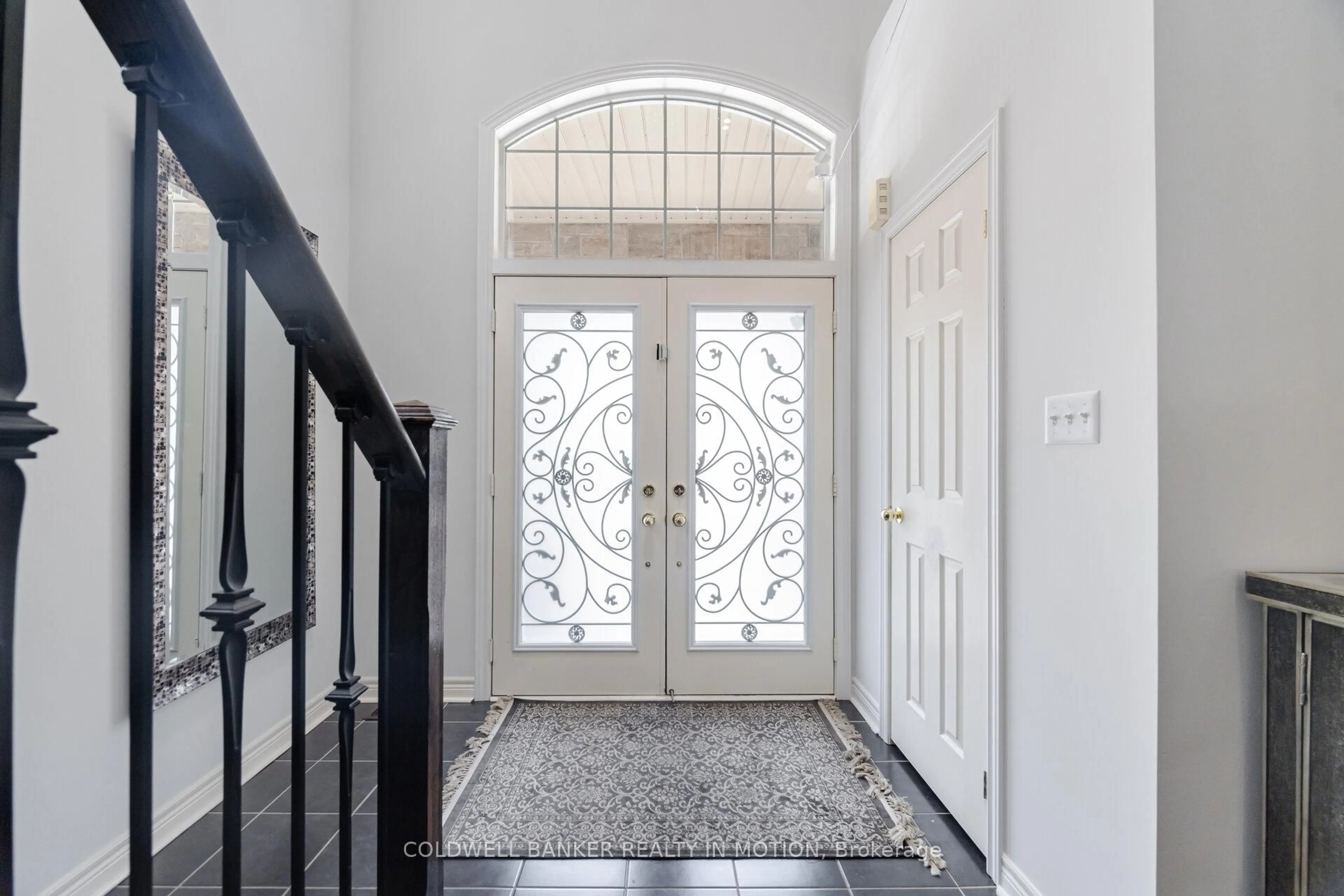 Indoor entryway for 474 Cedric Terr, Milton Ontario L9T 8P8