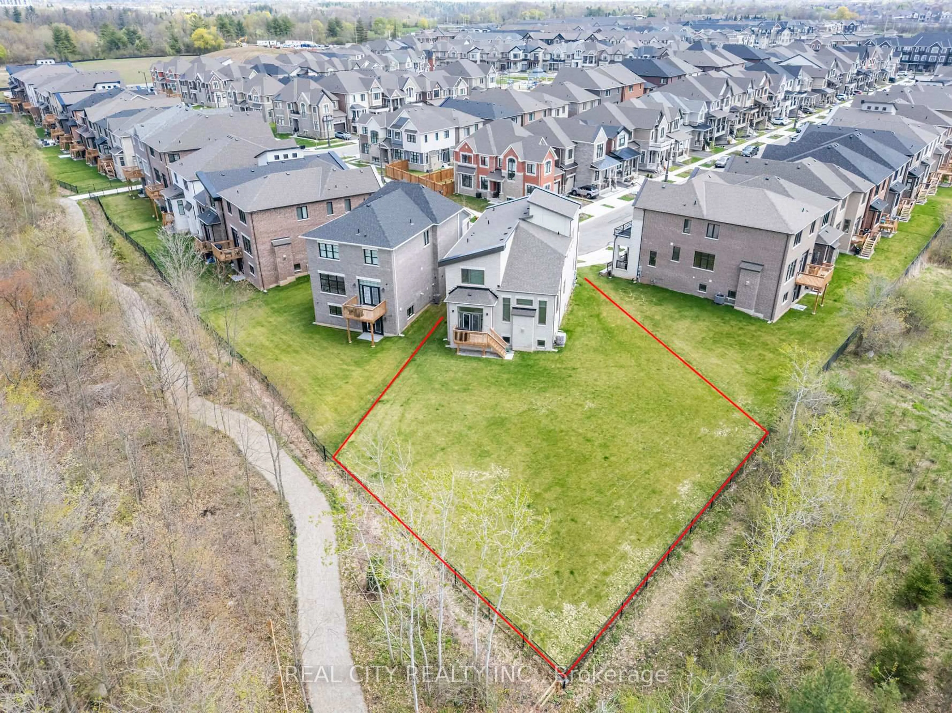 A pic from outside/outdoor area/front of a property/back of a property/a pic from drone, street for 3275 Harasym Tr, Oakville Ontario L6M 5L6