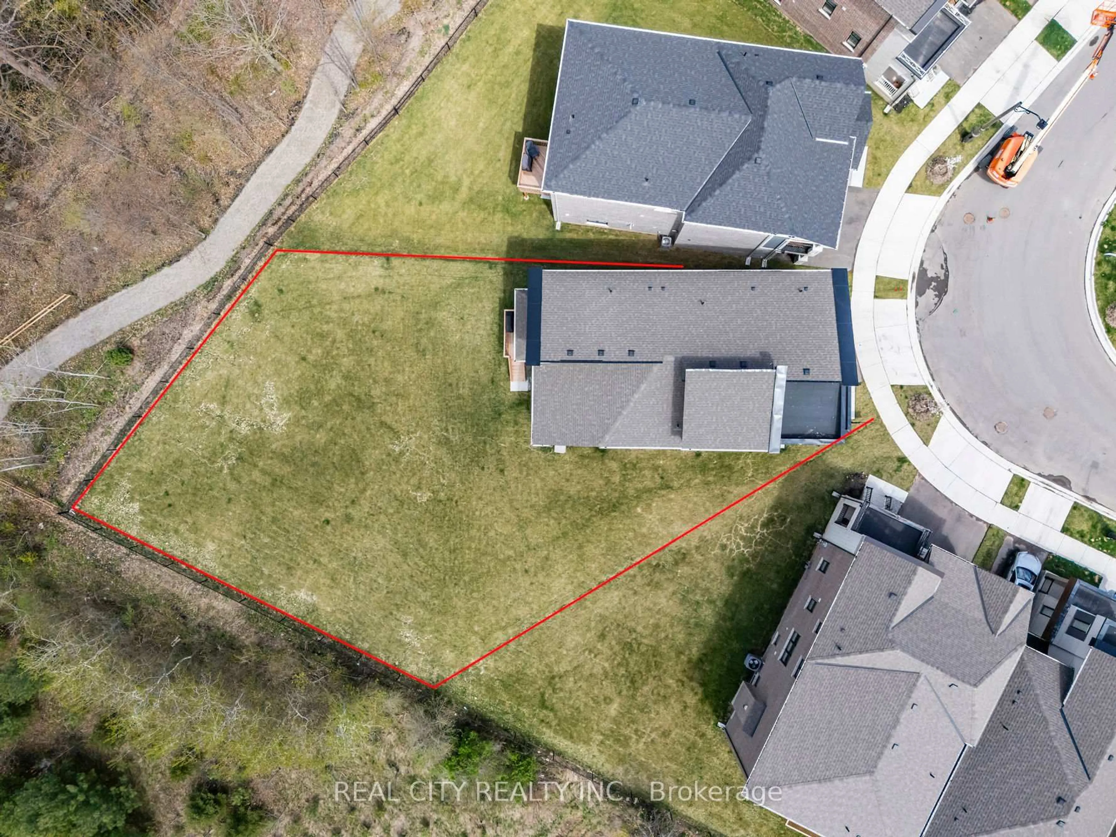 A pic from outside/outdoor area/front of a property/back of a property/a pic from drone, street for 3275 Harasym Tr, Oakville Ontario L6M 5L6