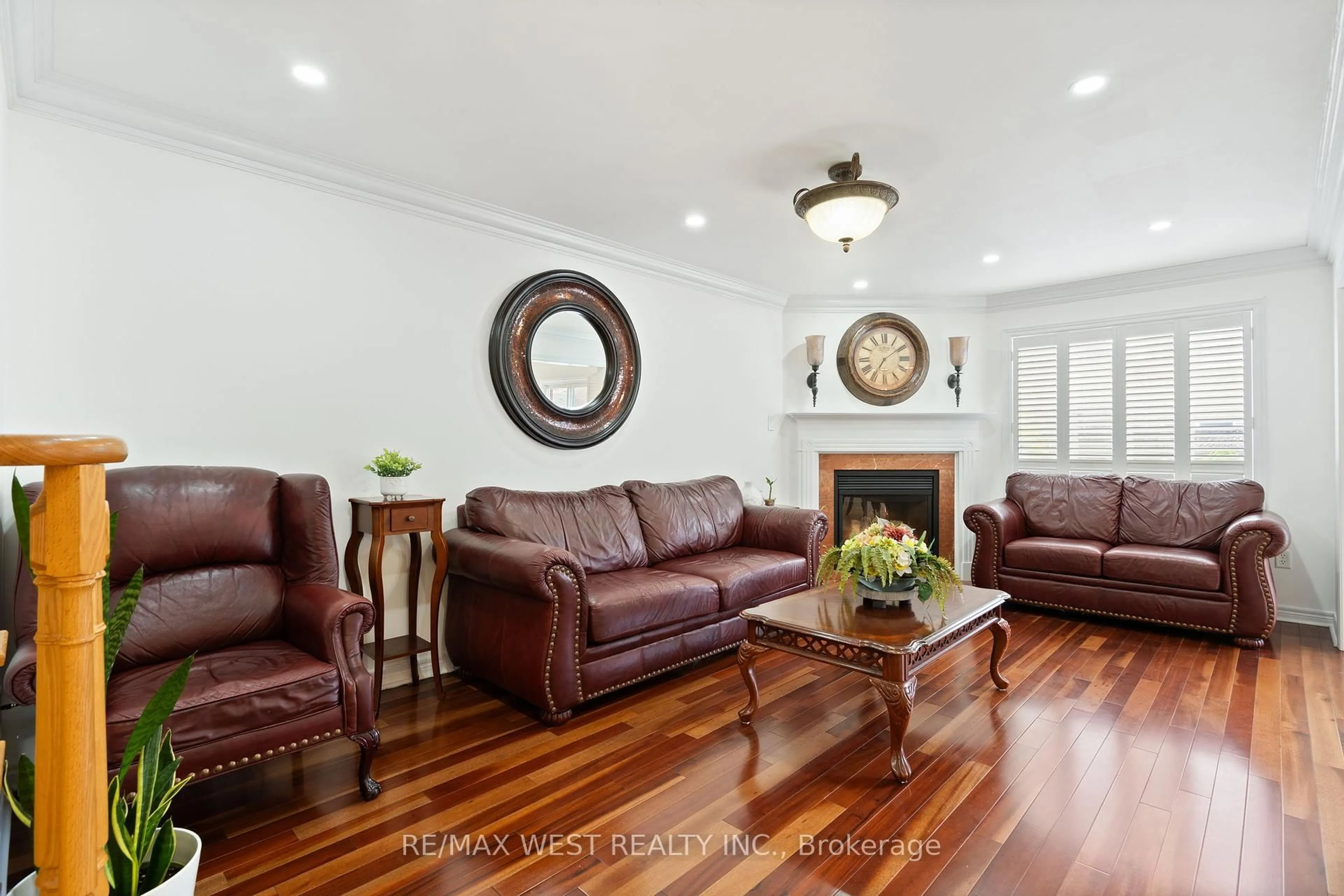 Living room with furniture, wood/laminate floor for 43 Humbershed Cres, Caledon Ontario L7E 2X3