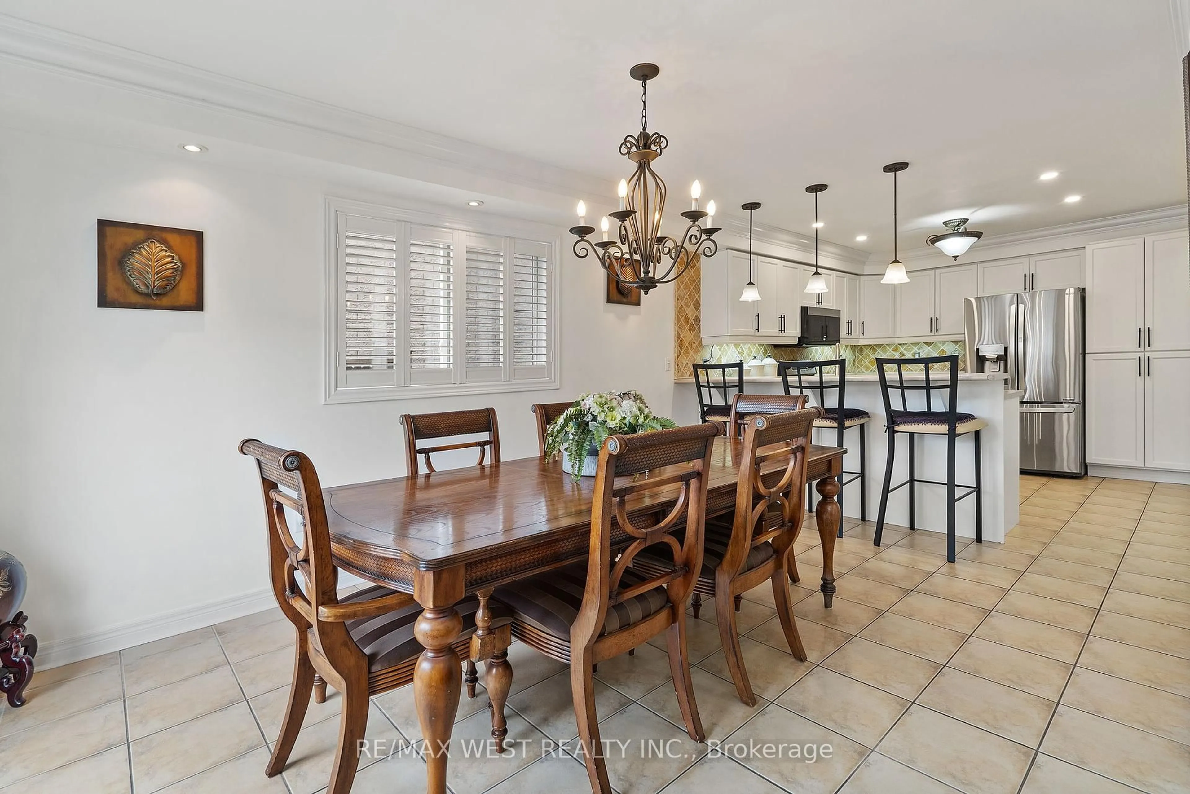 Dining room, ceramic/tile floor for 43 Humbershed Cres, Caledon Ontario L7E 2X3
