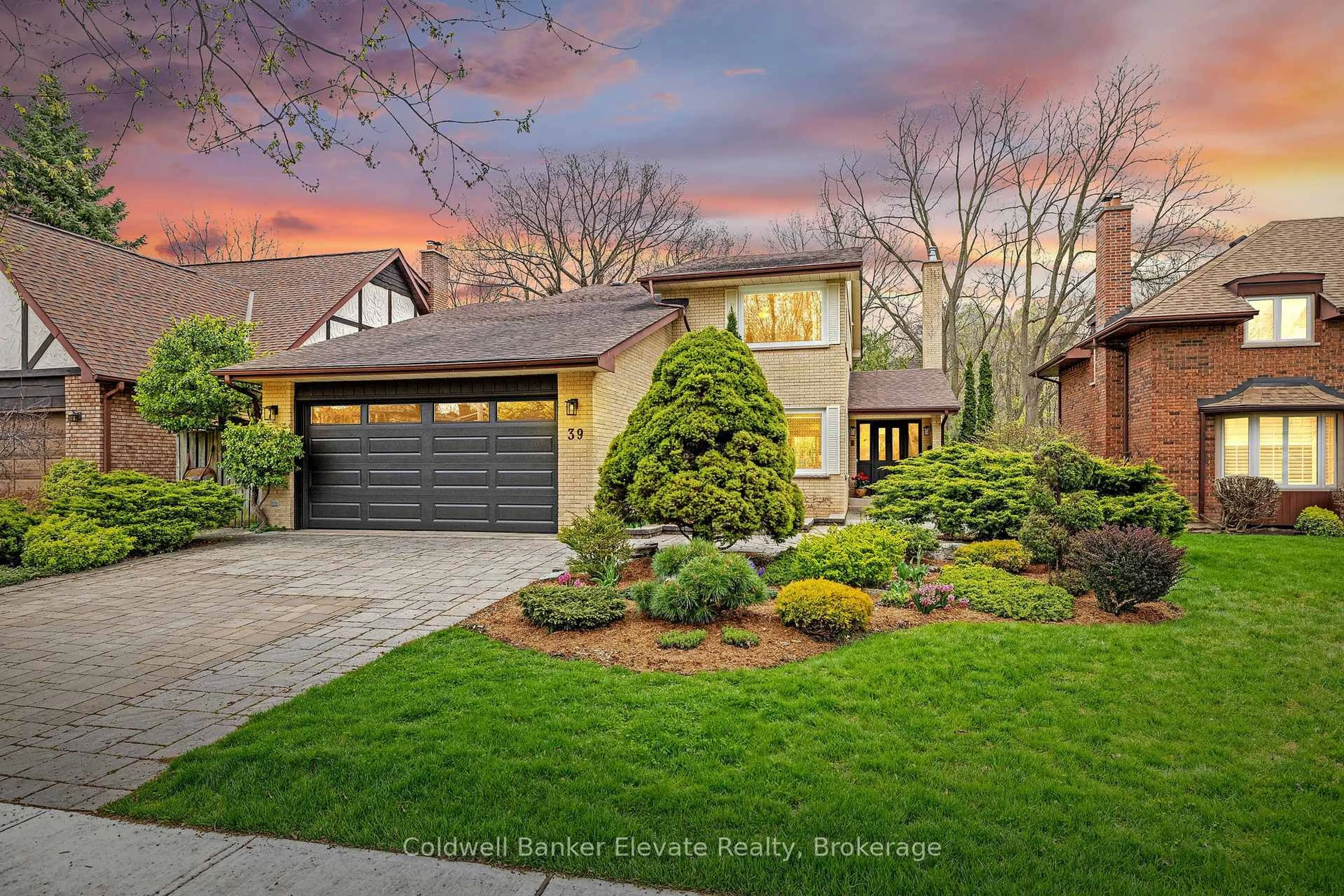 Home with brick exterior material, street for 39 Harold St, Halton Hills Ontario L7G 4X8