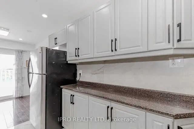 Additional property image - 7406 Darcel Ave Unit Unit 1