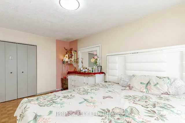 Additional property image - 7406 Darcel Ave Unit Unit 1