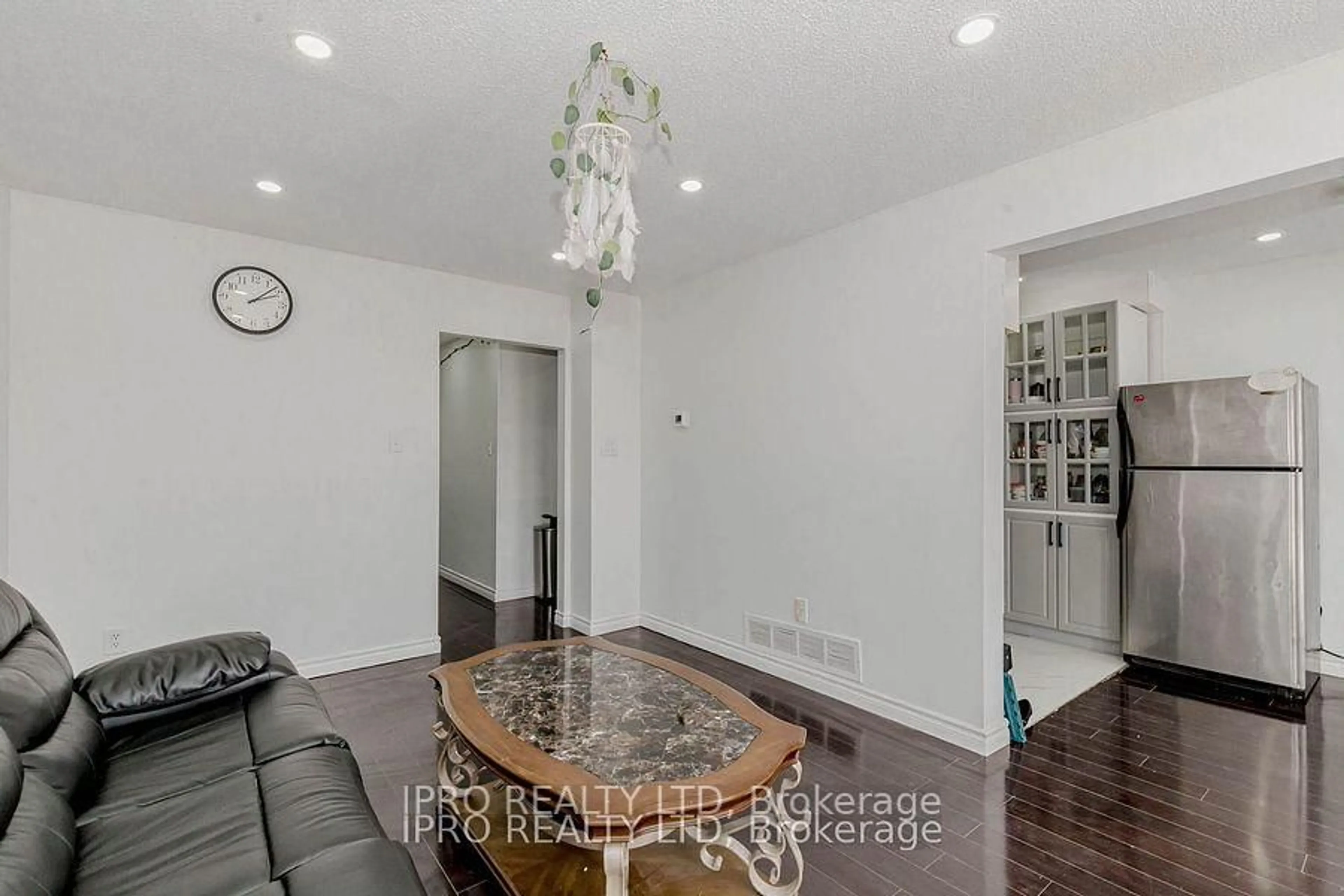 A pic of a room for 7406 Darcel Ave #Unit 1, Mississauga Ontario L4T 2X7
