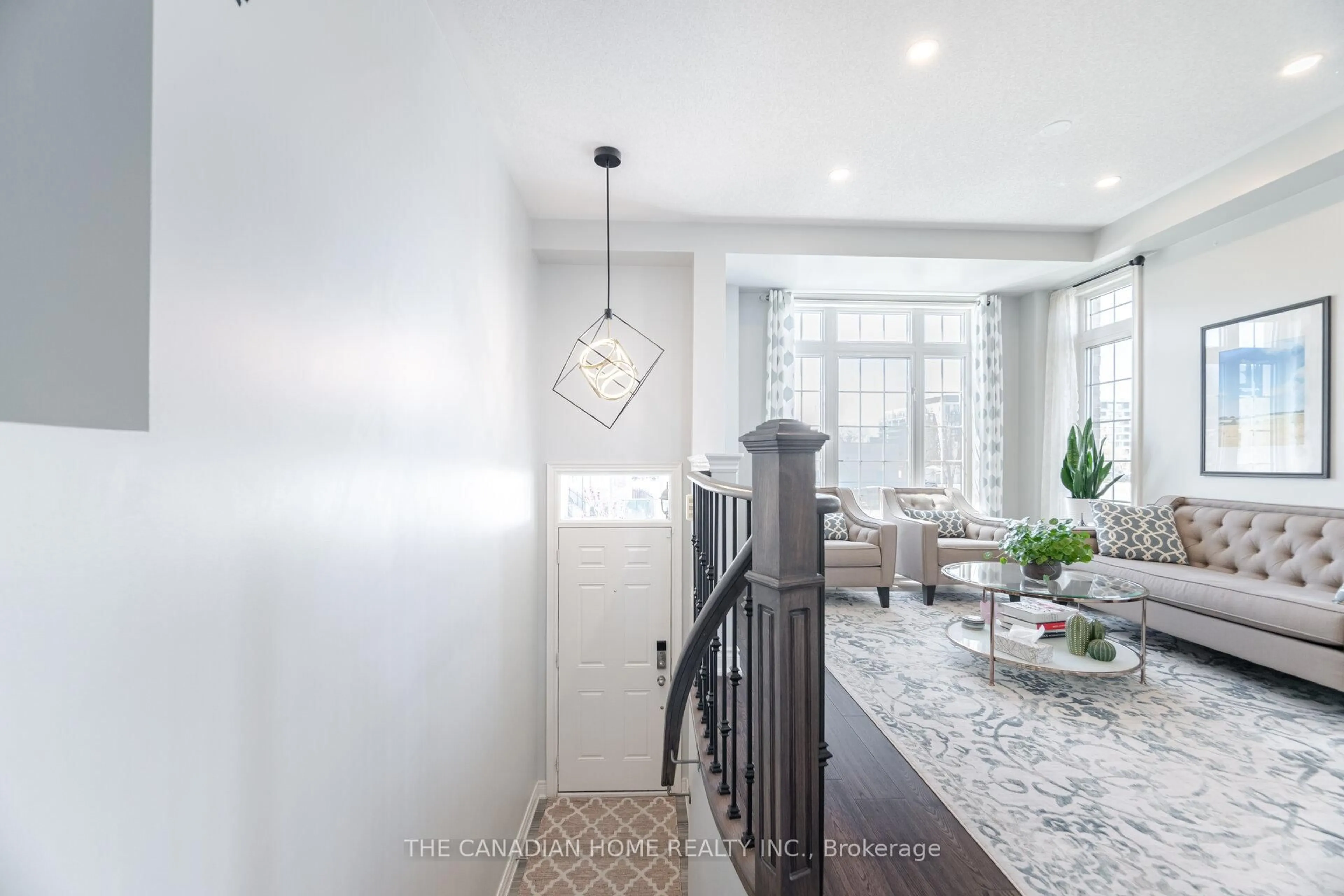 Open concept kitchen, ceramic/tile floor for 2439 Baronwood Dr, Oakville Ontario L6M 0J7