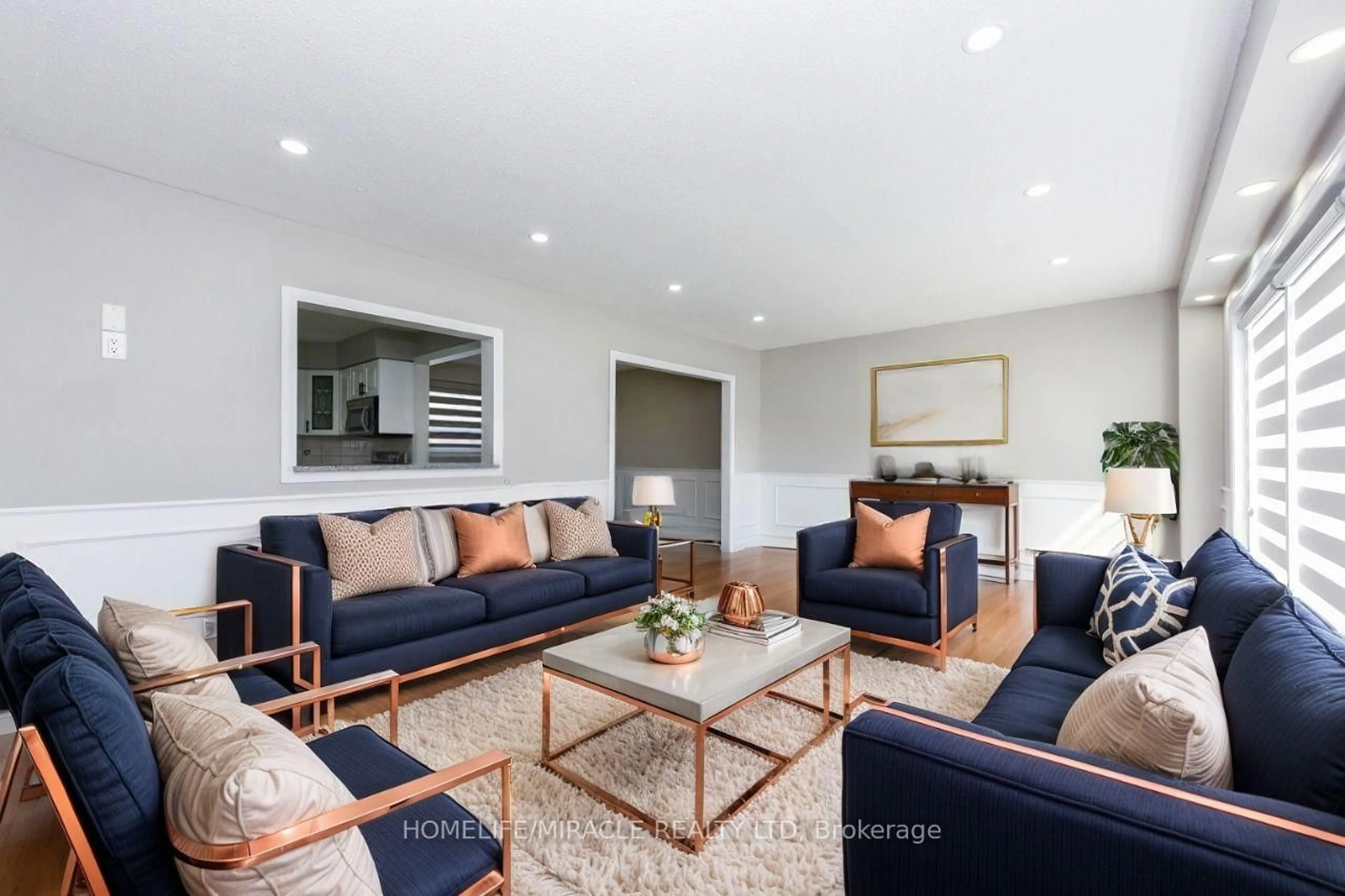 Living room with furniture, unknown for 37 Crawley Dr, Brampton Ontario L6T 2S2