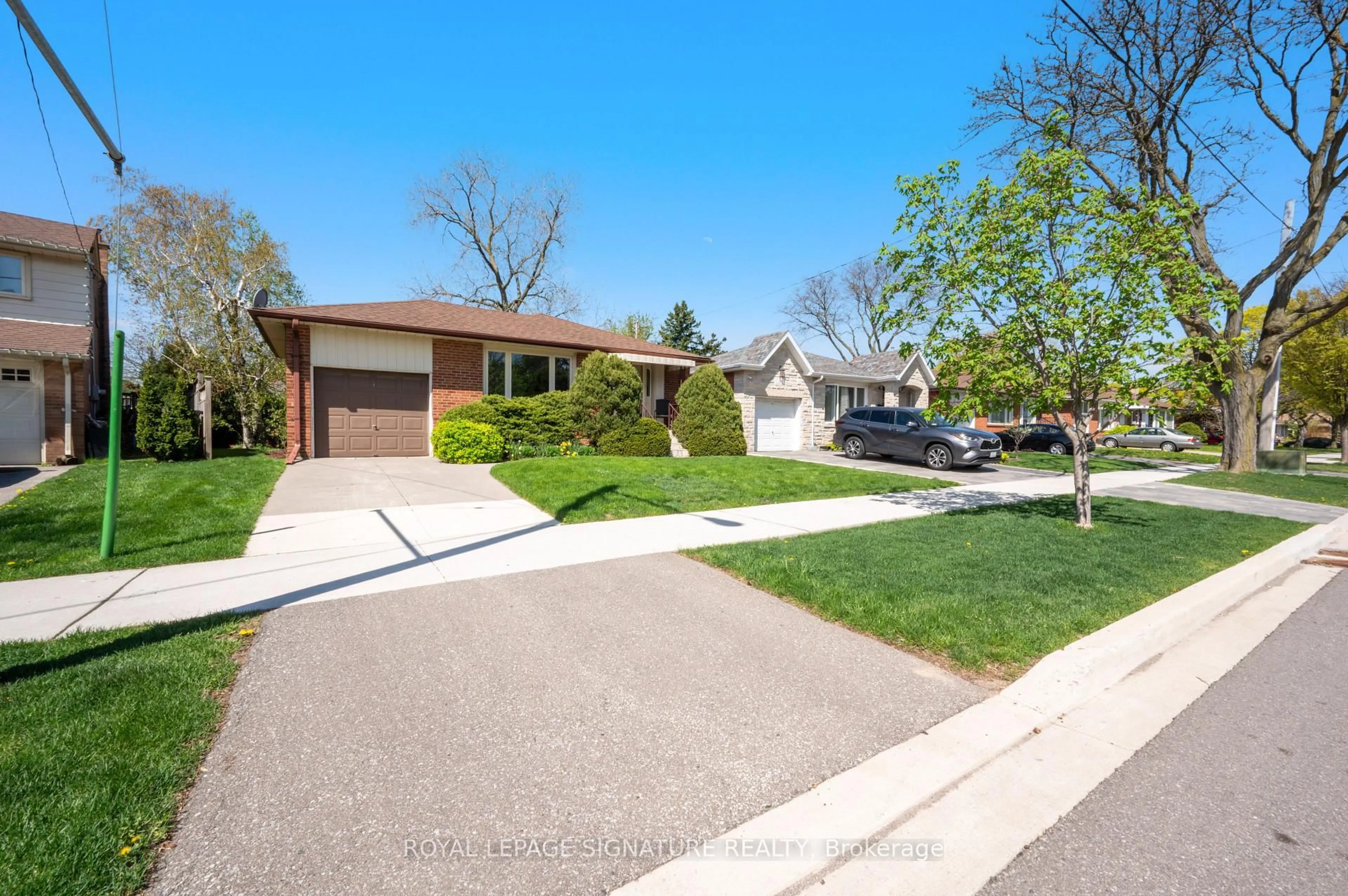 Unknown for 18 Elderfield Cres, Toronto Ontario M9C 3K7