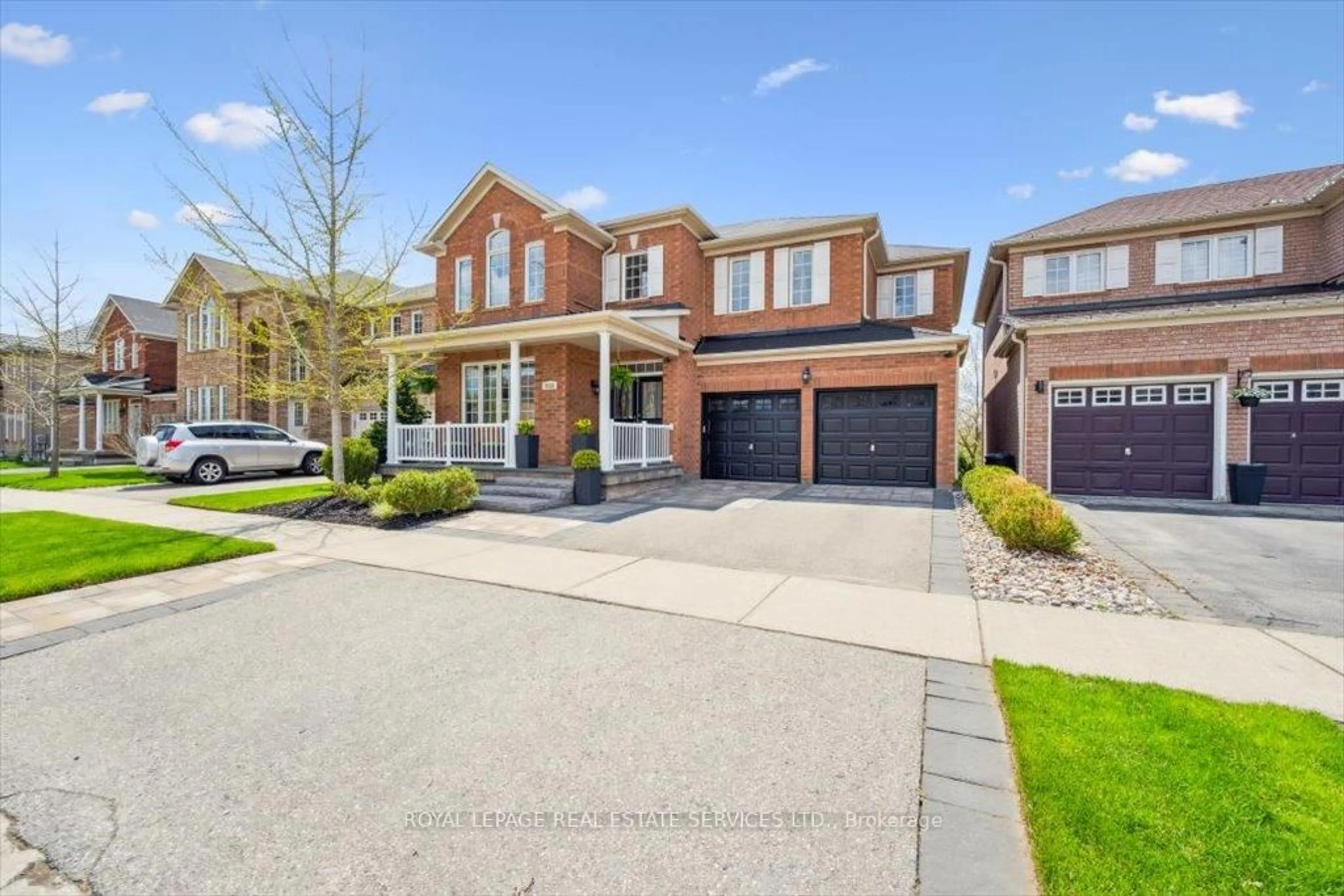 Home with brick exterior material, street for 2113 Falling Green Dr, Oakville Ontario L6M 5B6